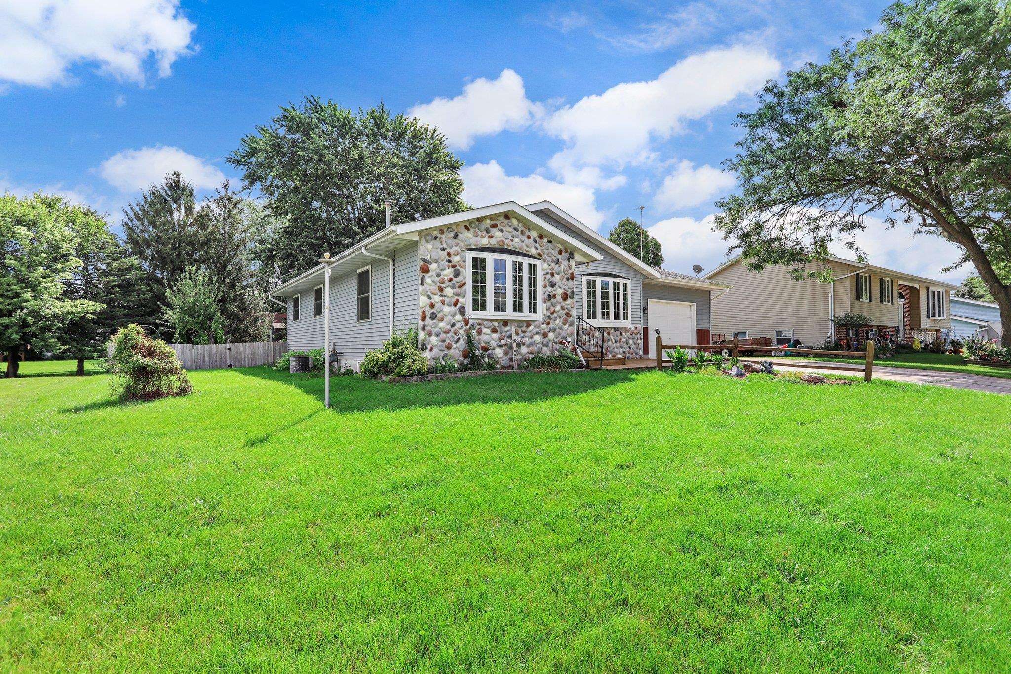 1505 Lawnview Lane