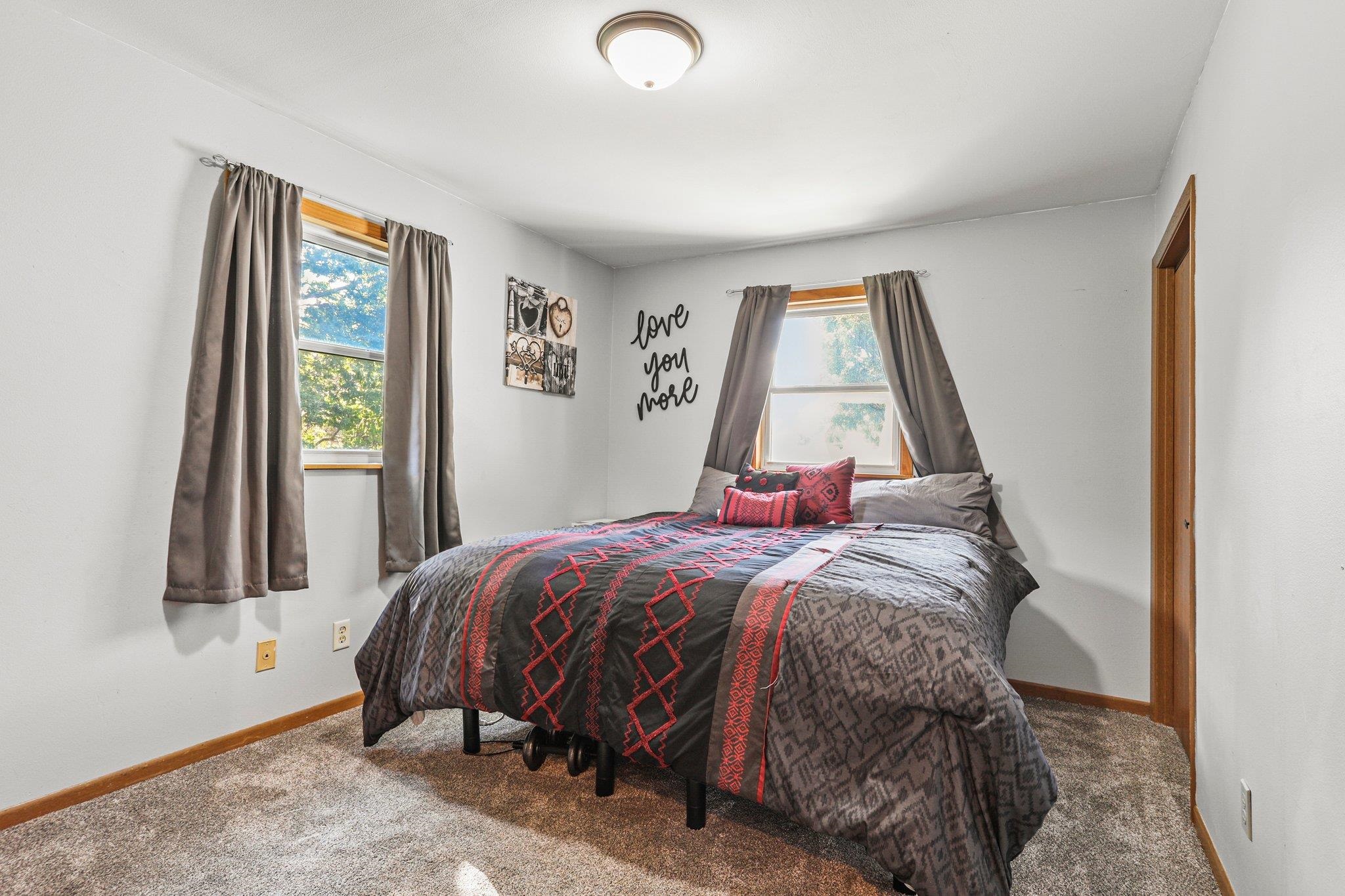 1505 Lawnview Lane