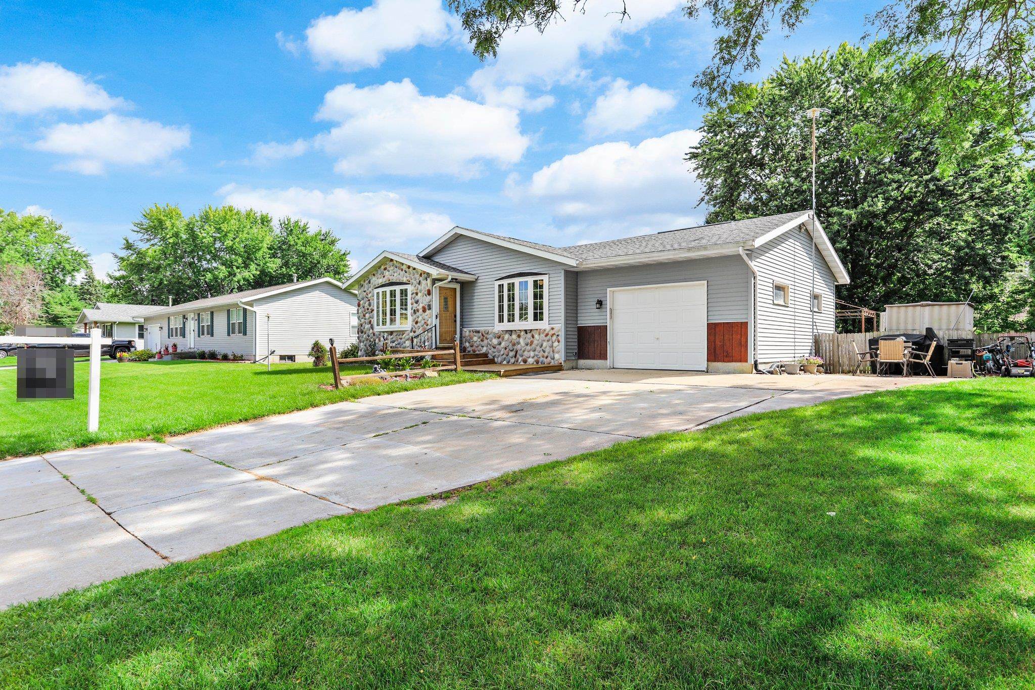 1505 Lawnview Lane
