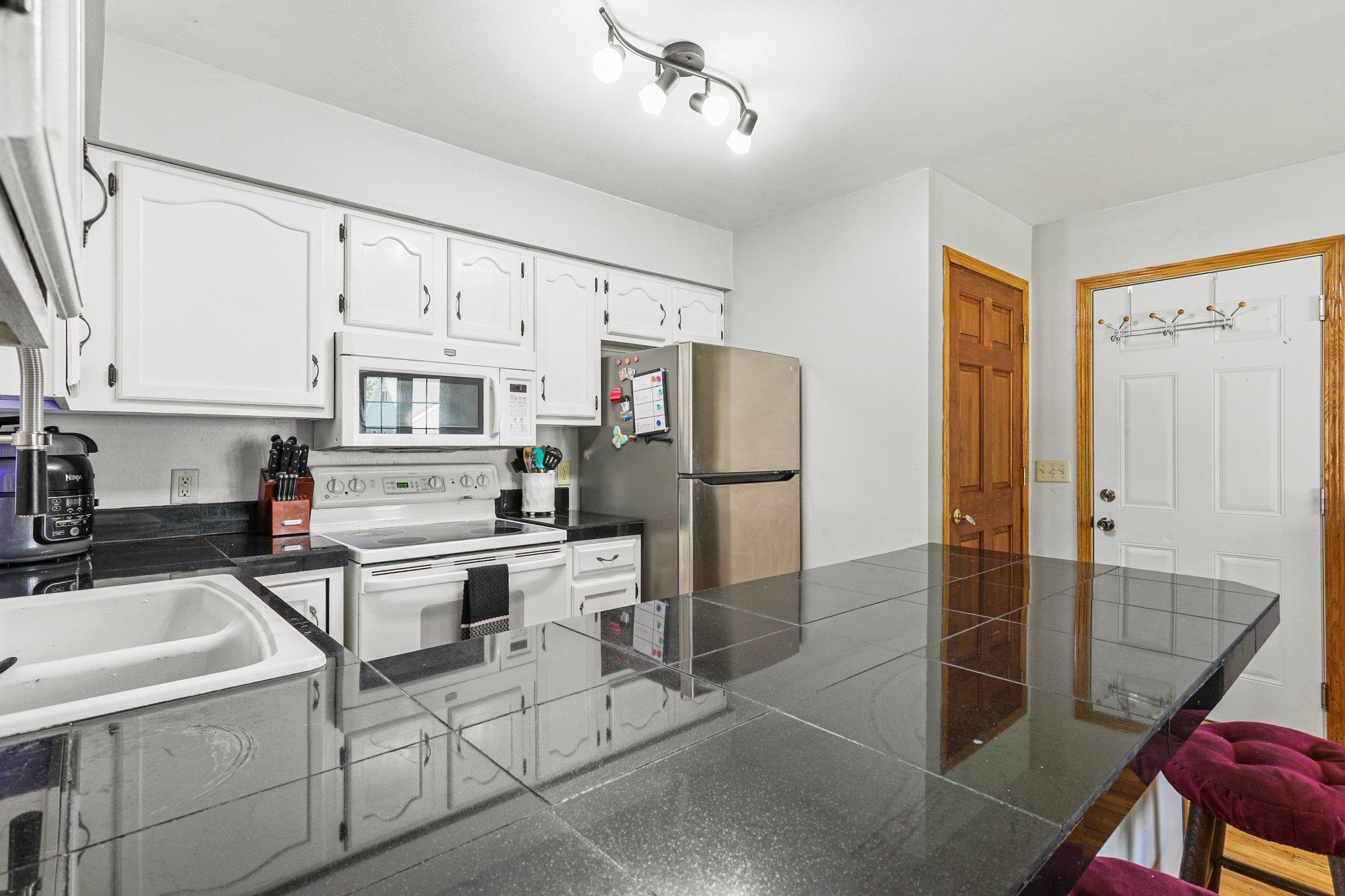 1505 Lawnview Lane