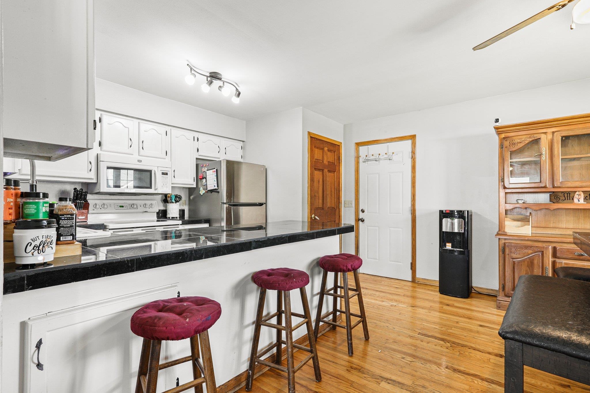 1505 Lawnview Lane