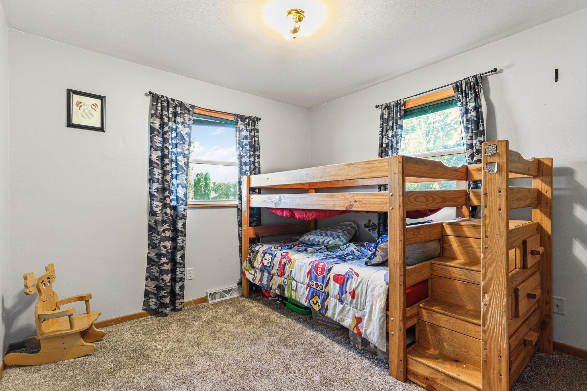 1505 Lawnview Lane