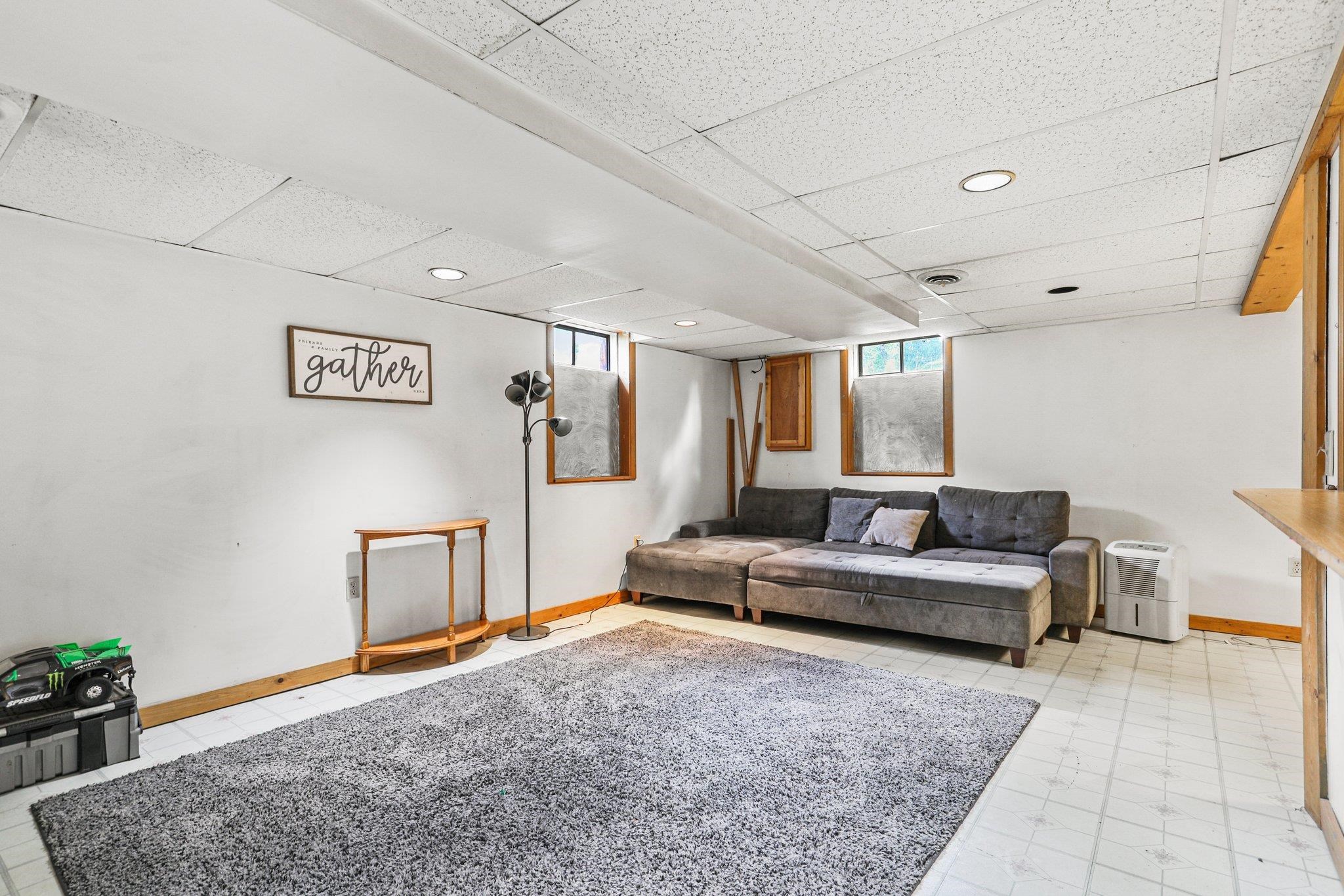 1505 Lawnview Lane