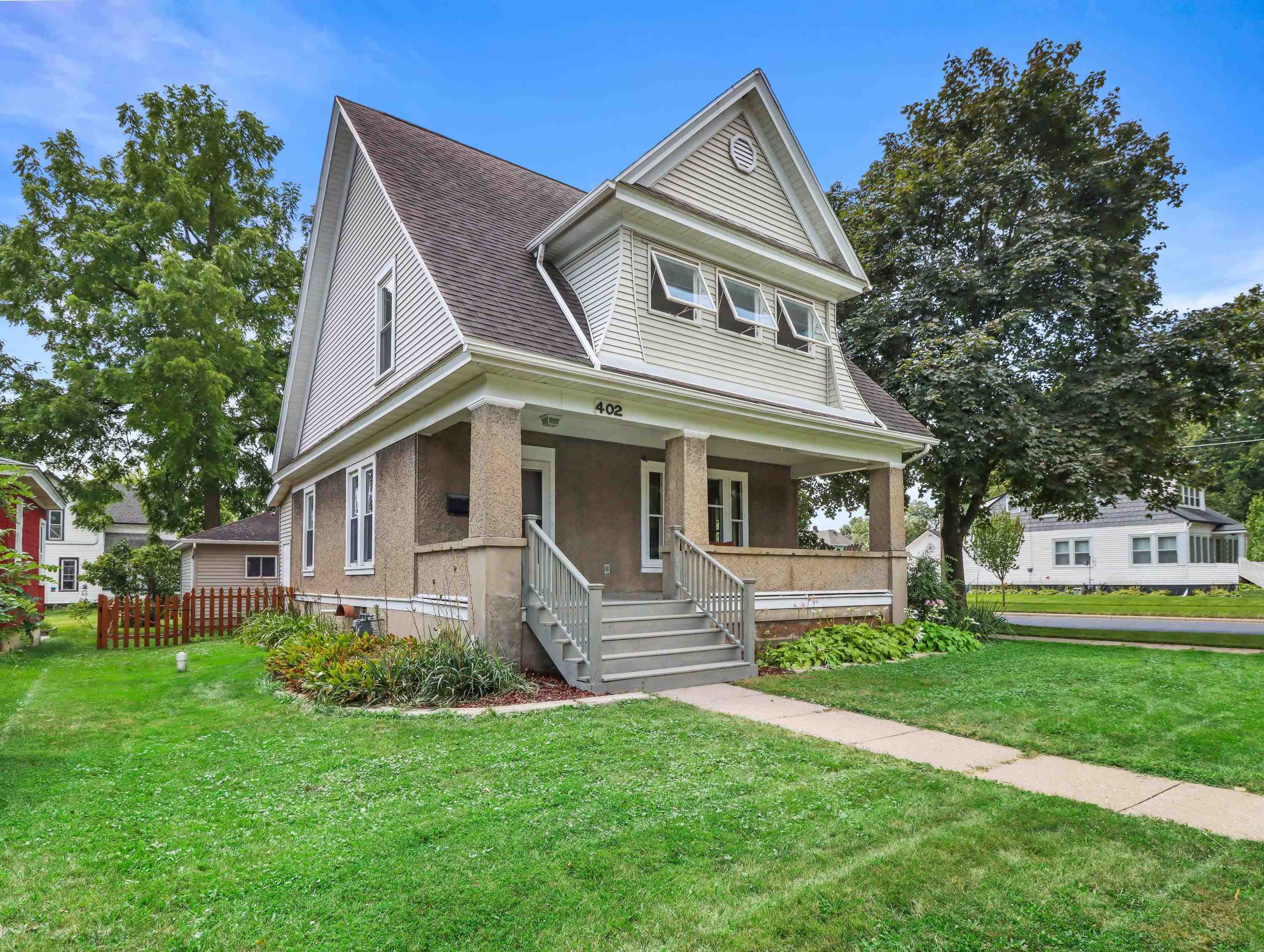 402 E Lake Street