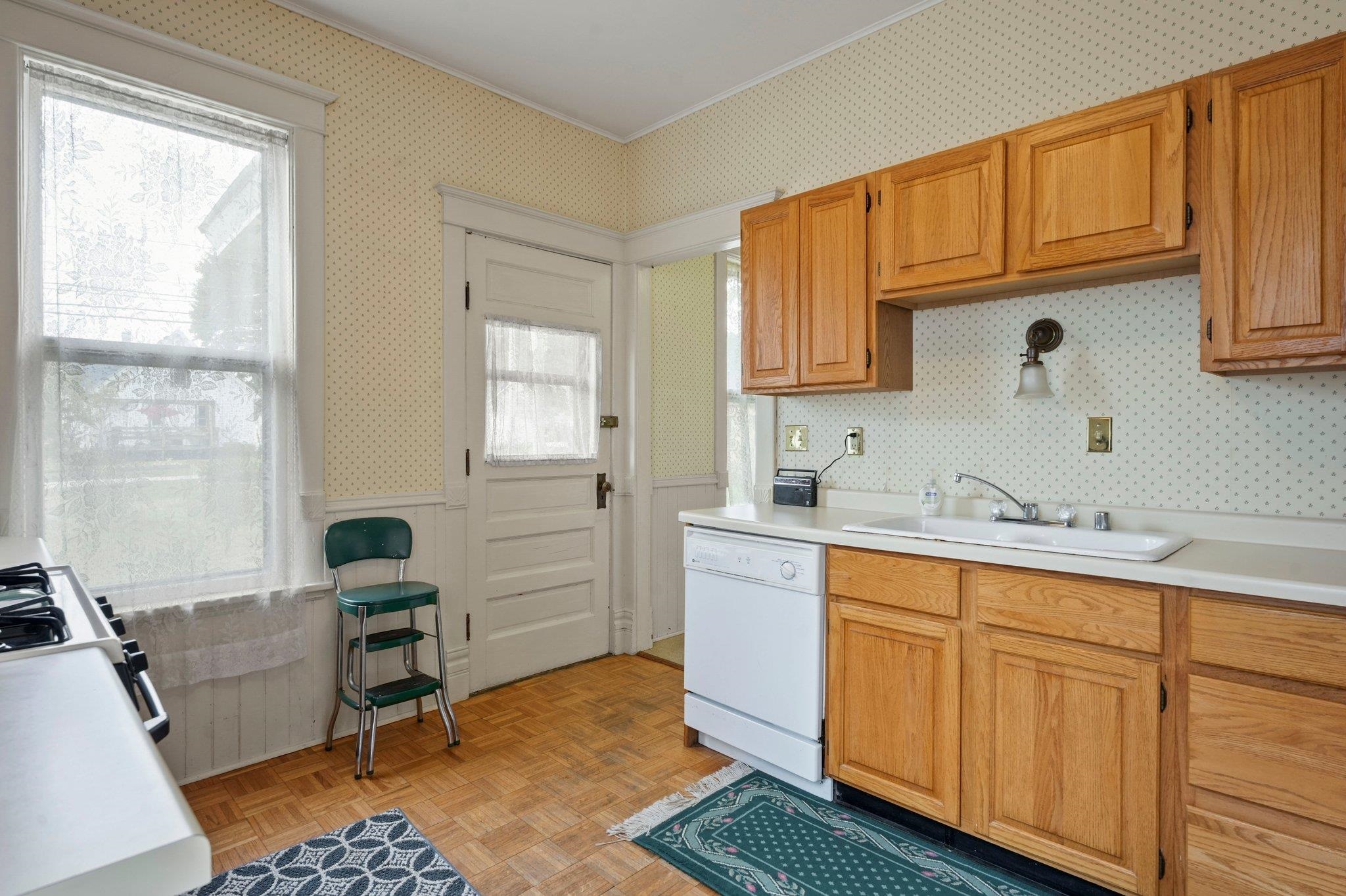 317 W Division Street
