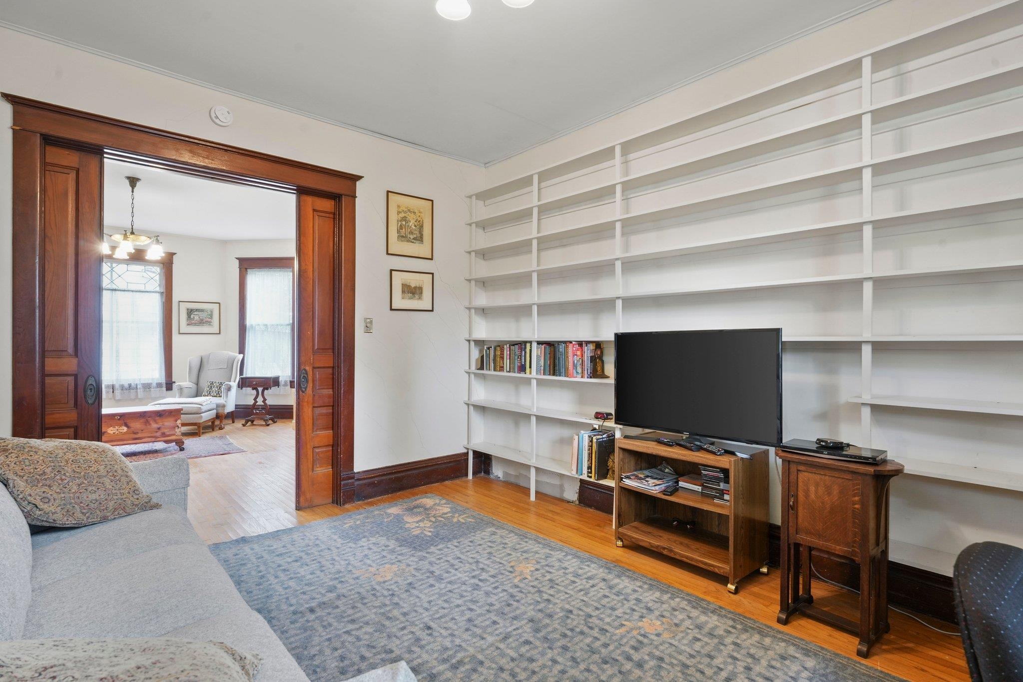 317 W Division Street