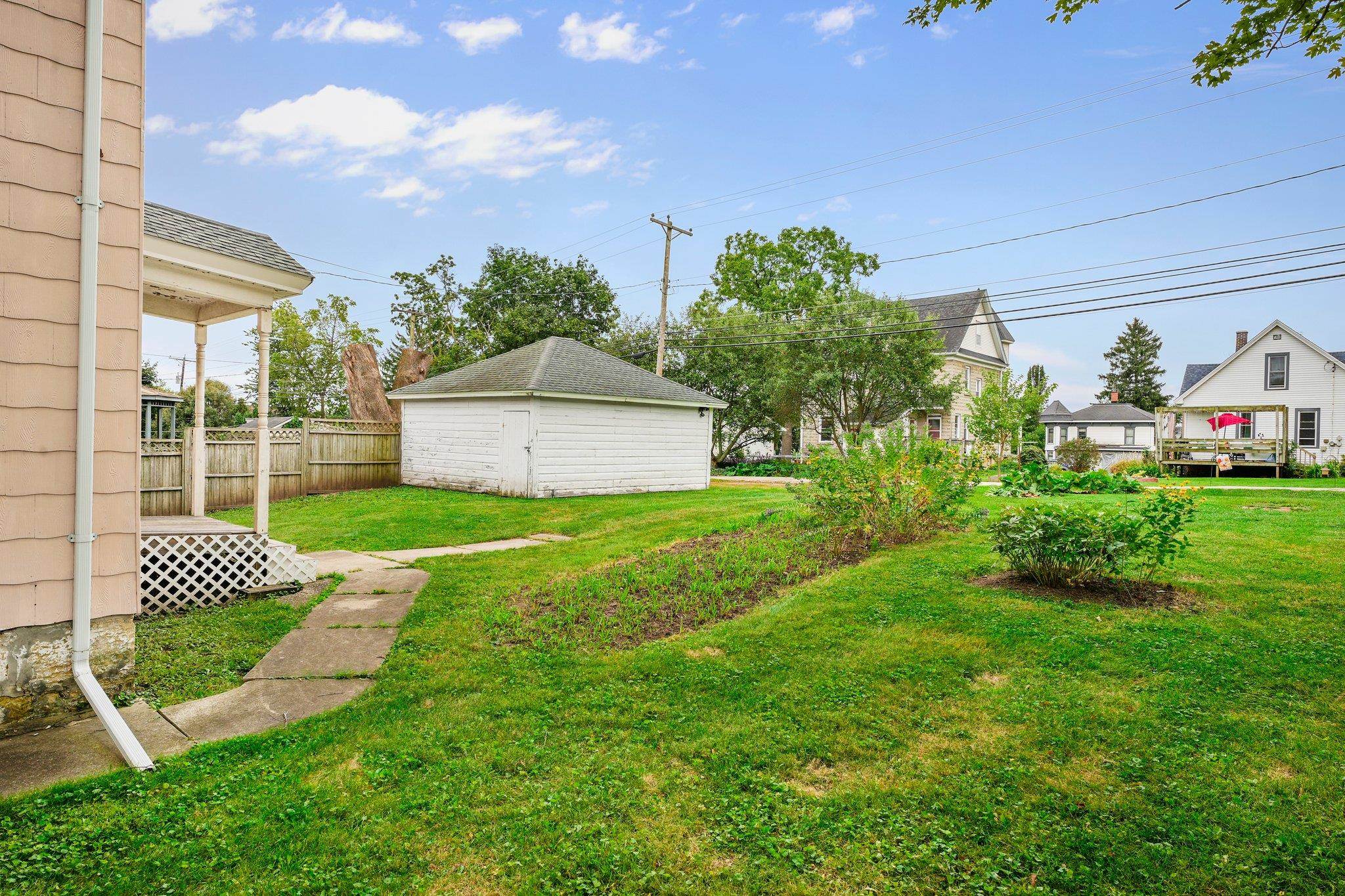 317 W Division Street
