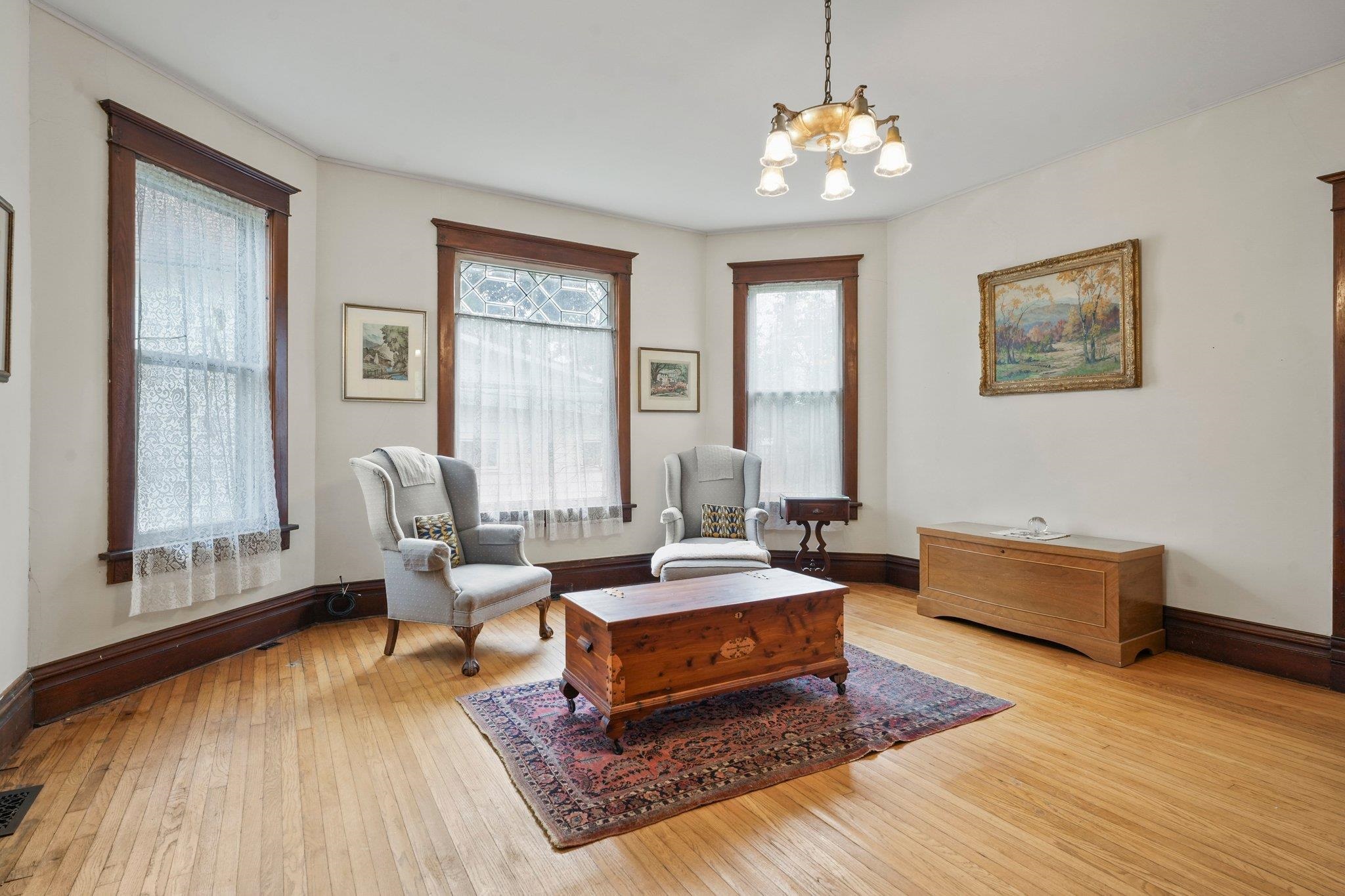 317 W Division Street