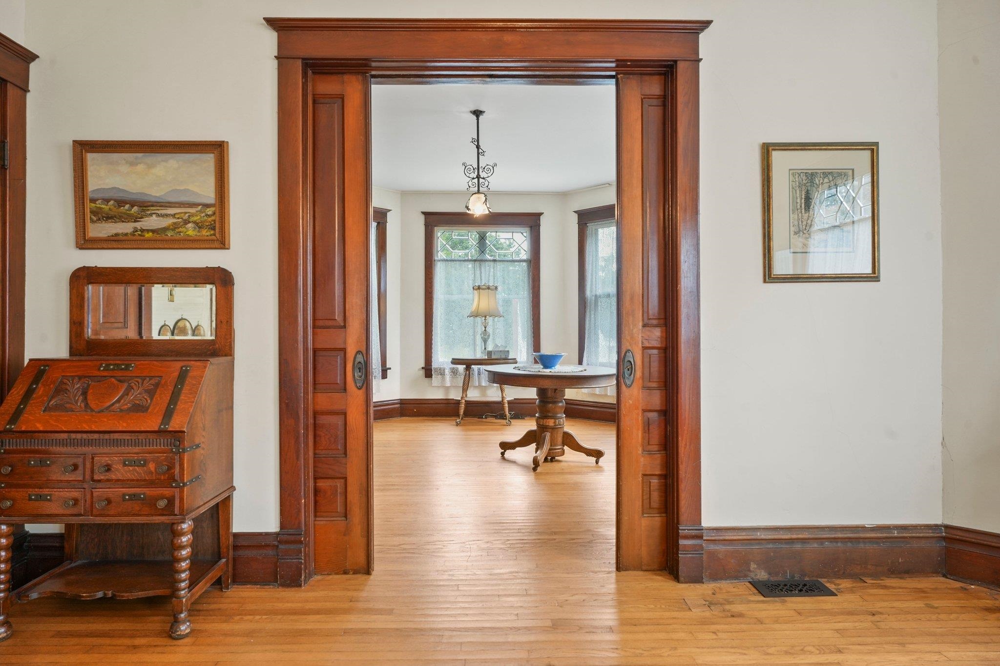 317 W Division Street