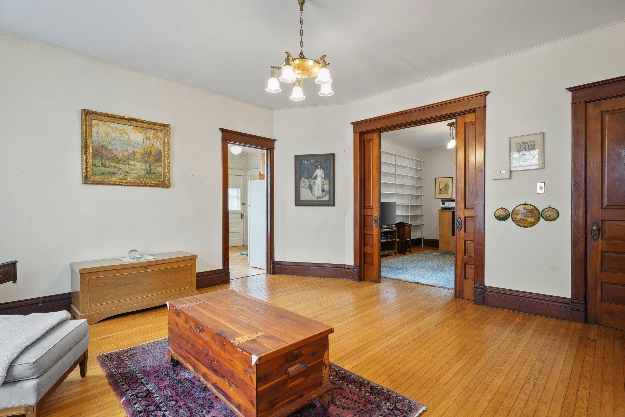 317 W Division Street