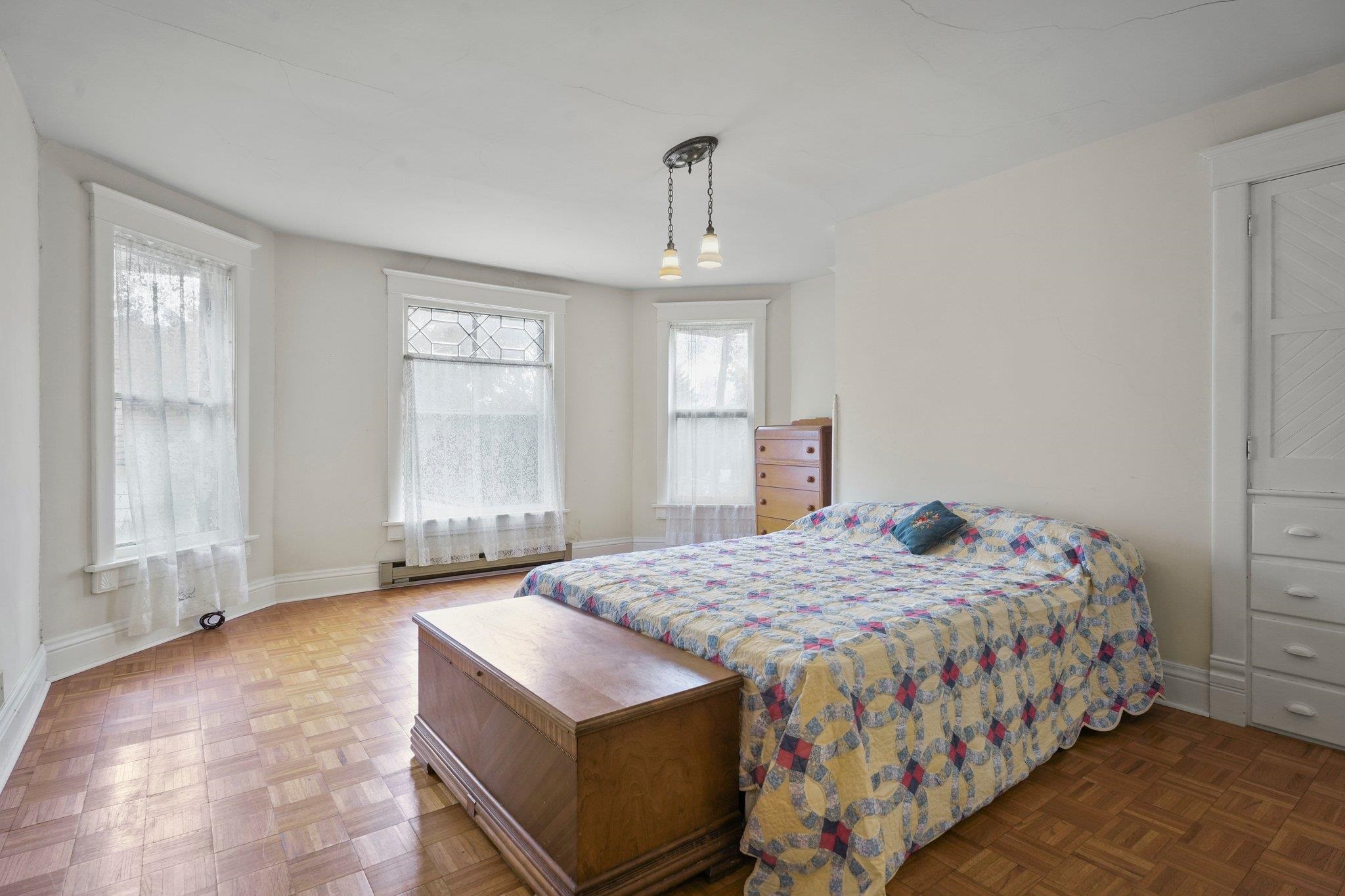 317 W Division Street
