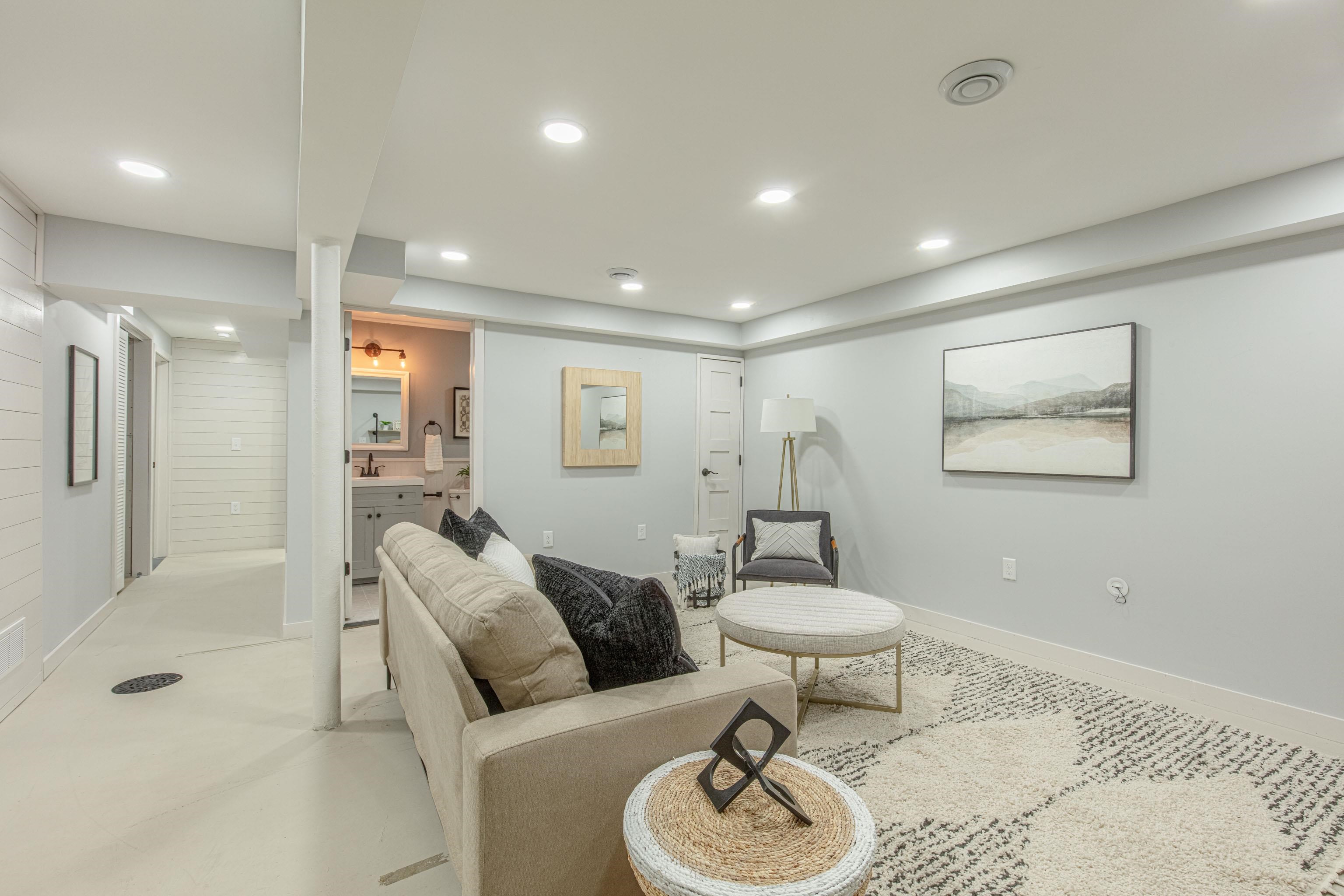 1009 Monica Lane