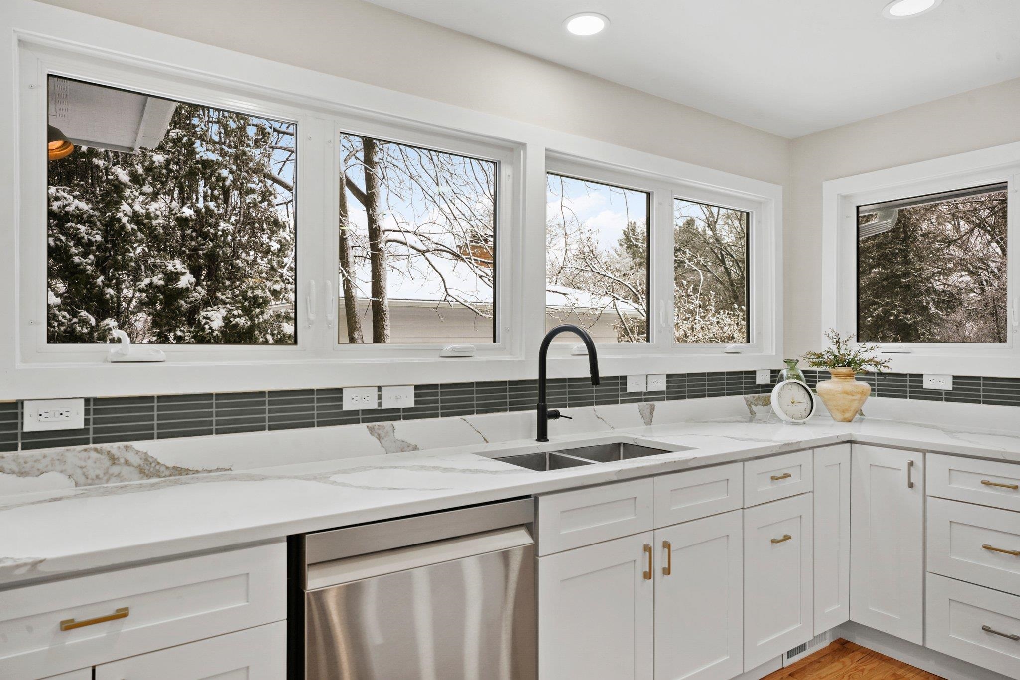 4609 Tokay Boulevard