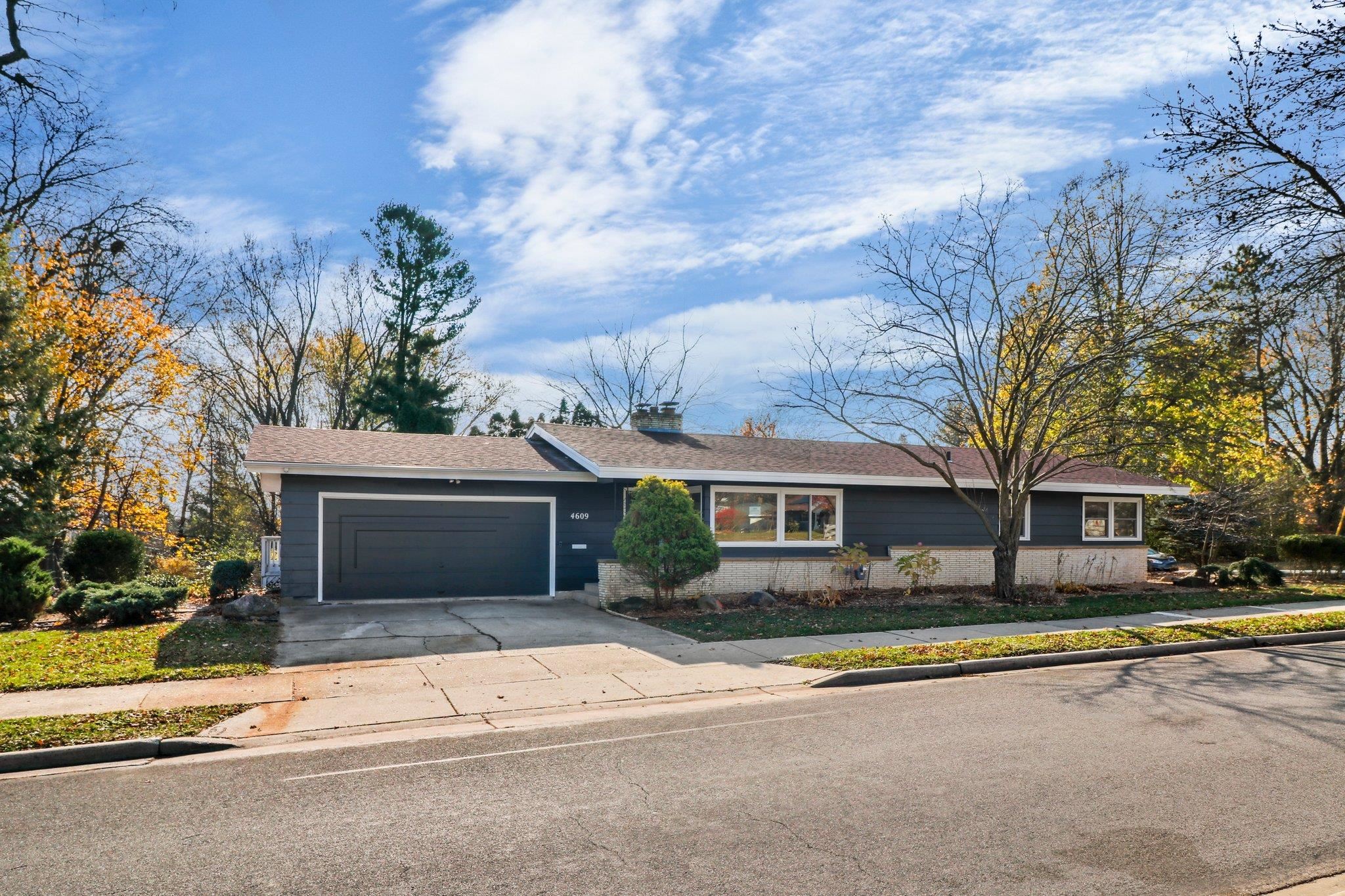 4609 Tokay Boulevard