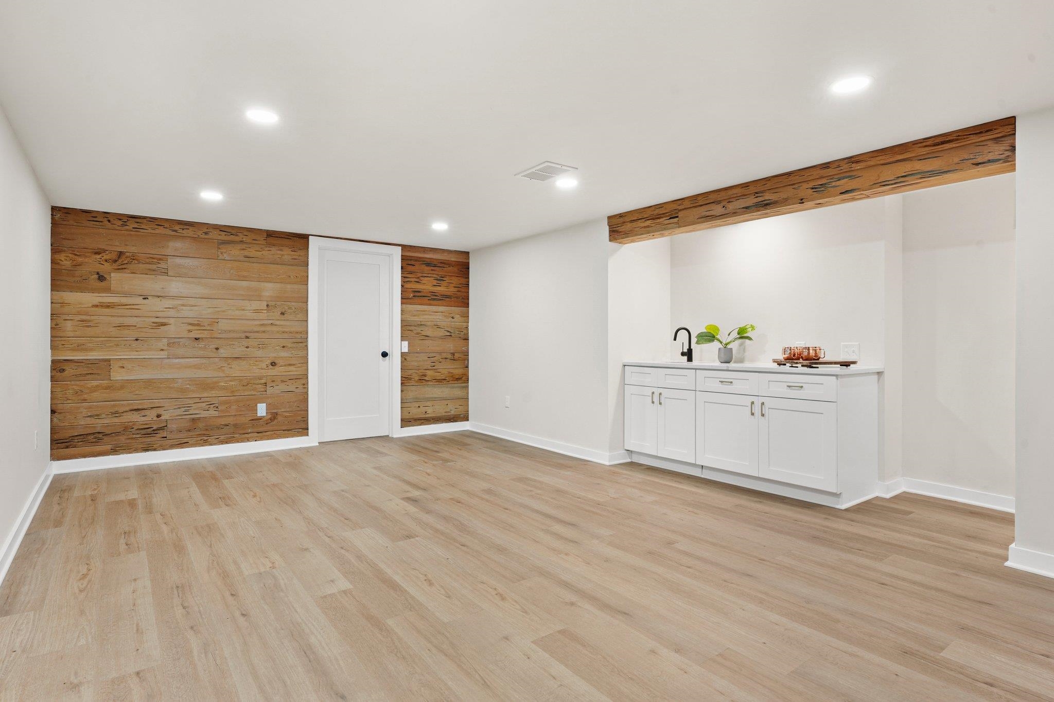 4609 Tokay Boulevard