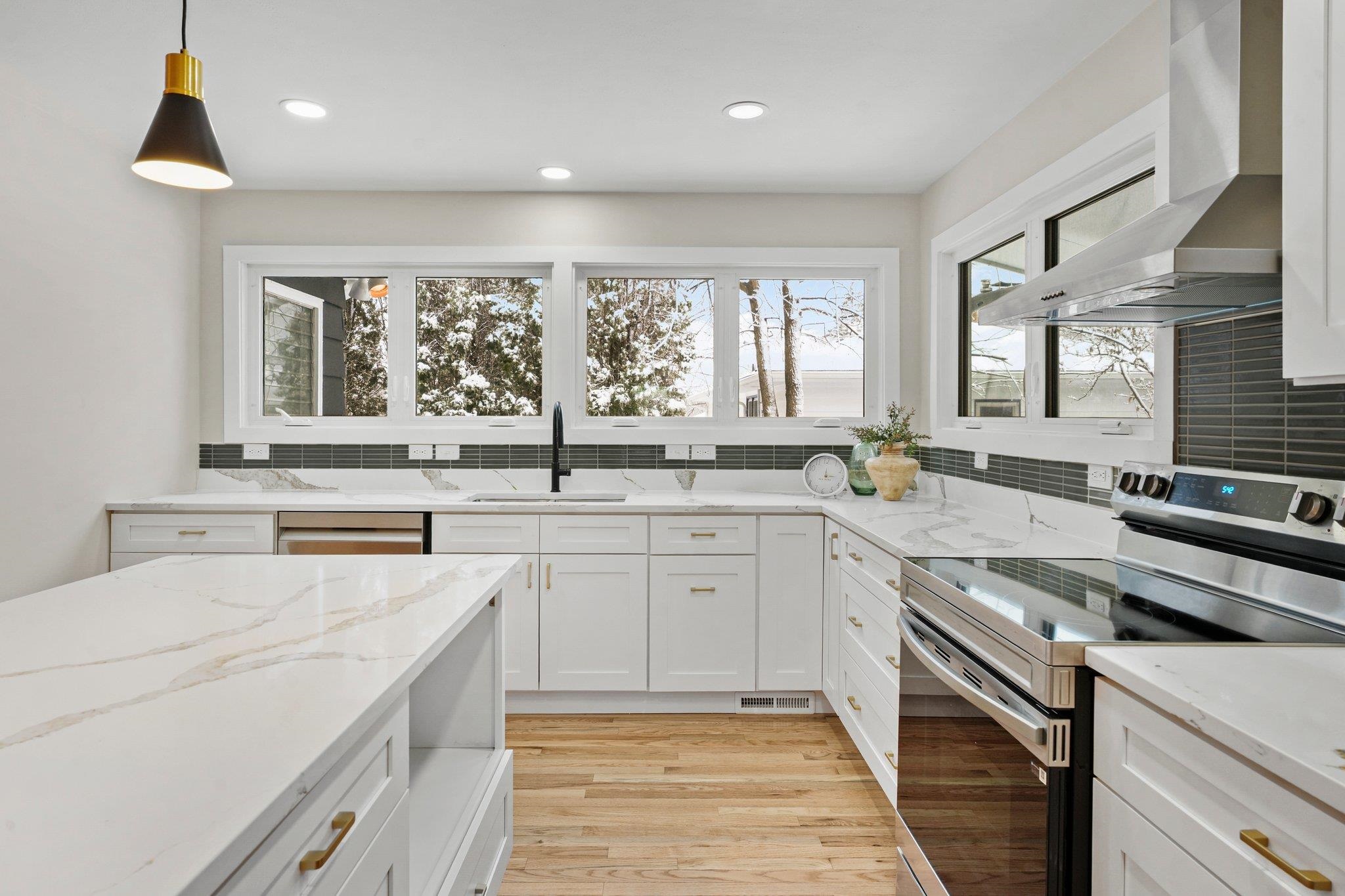 4609 Tokay Boulevard