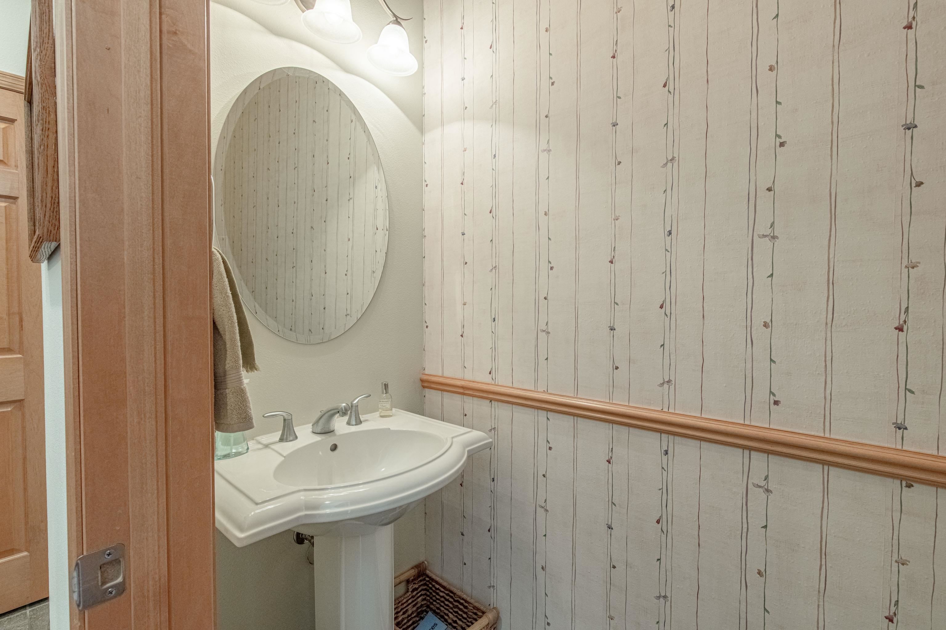 1610 Pond View Court