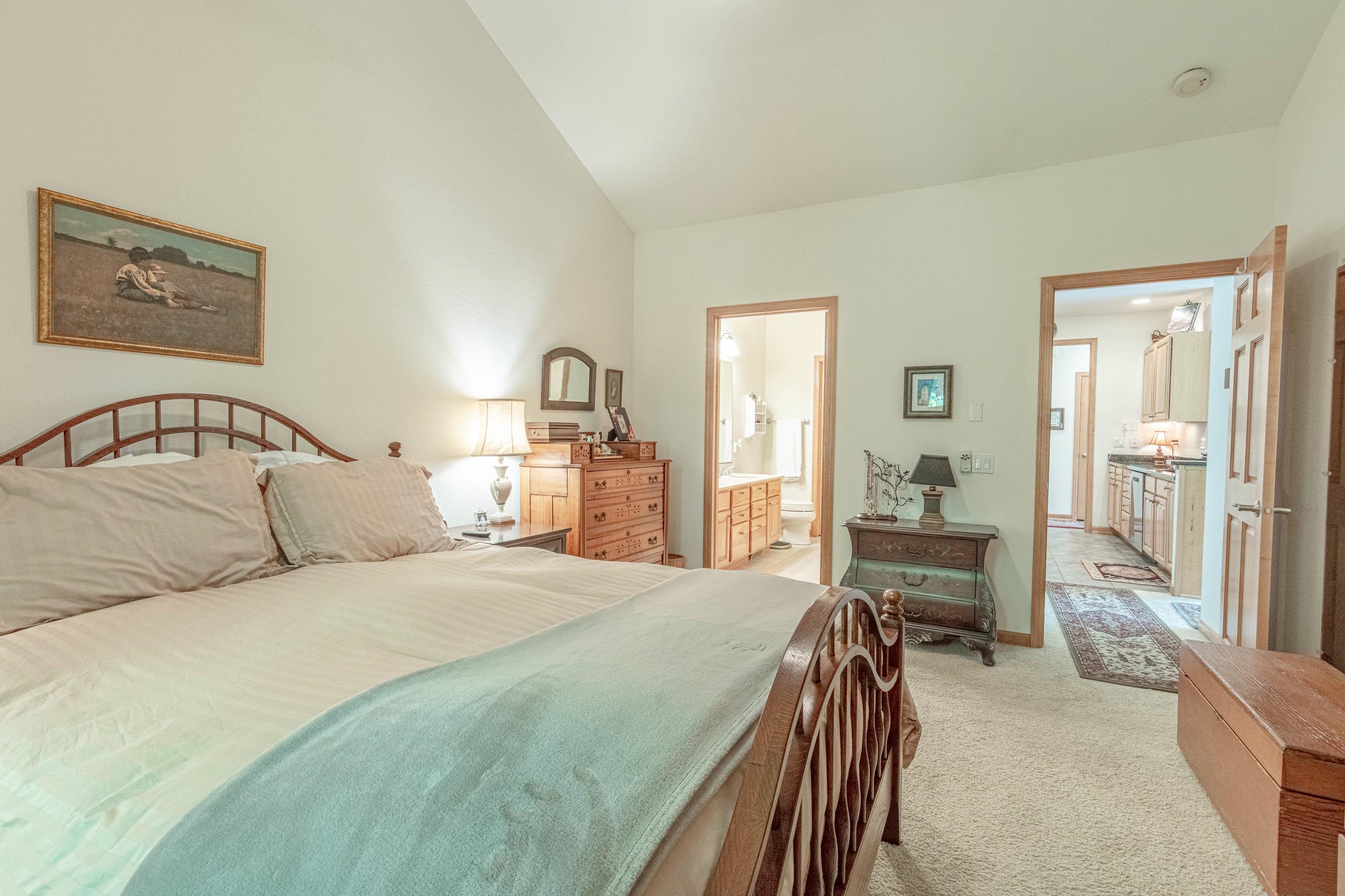 1610 Pond View Court