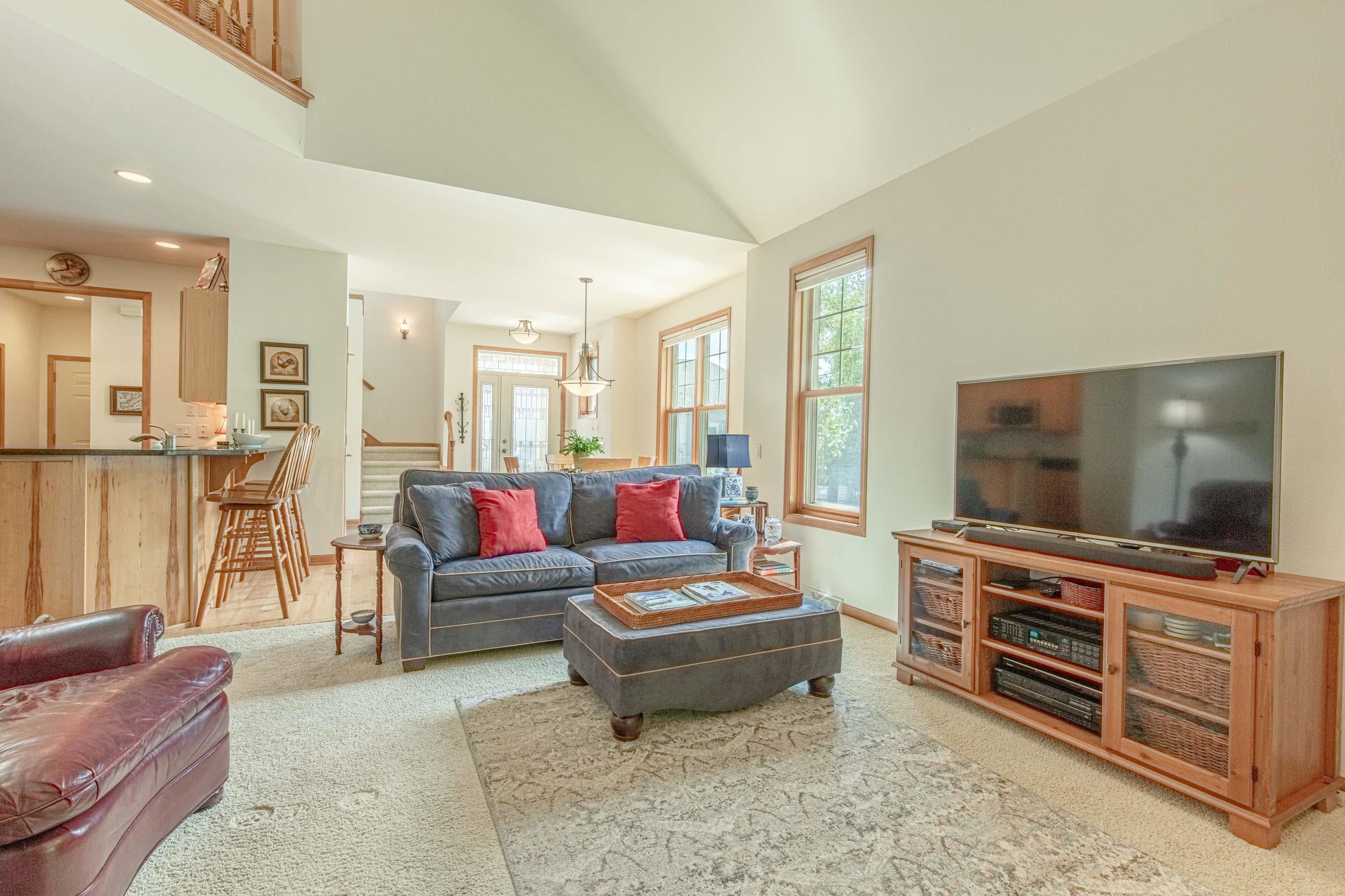 1610 Pond View Court