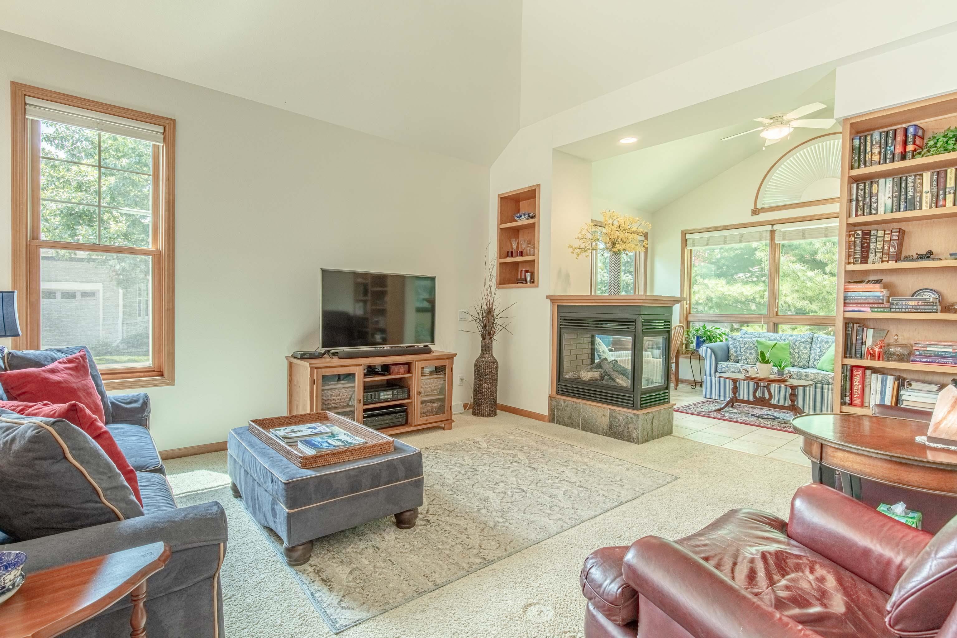 1610 Pond View Court