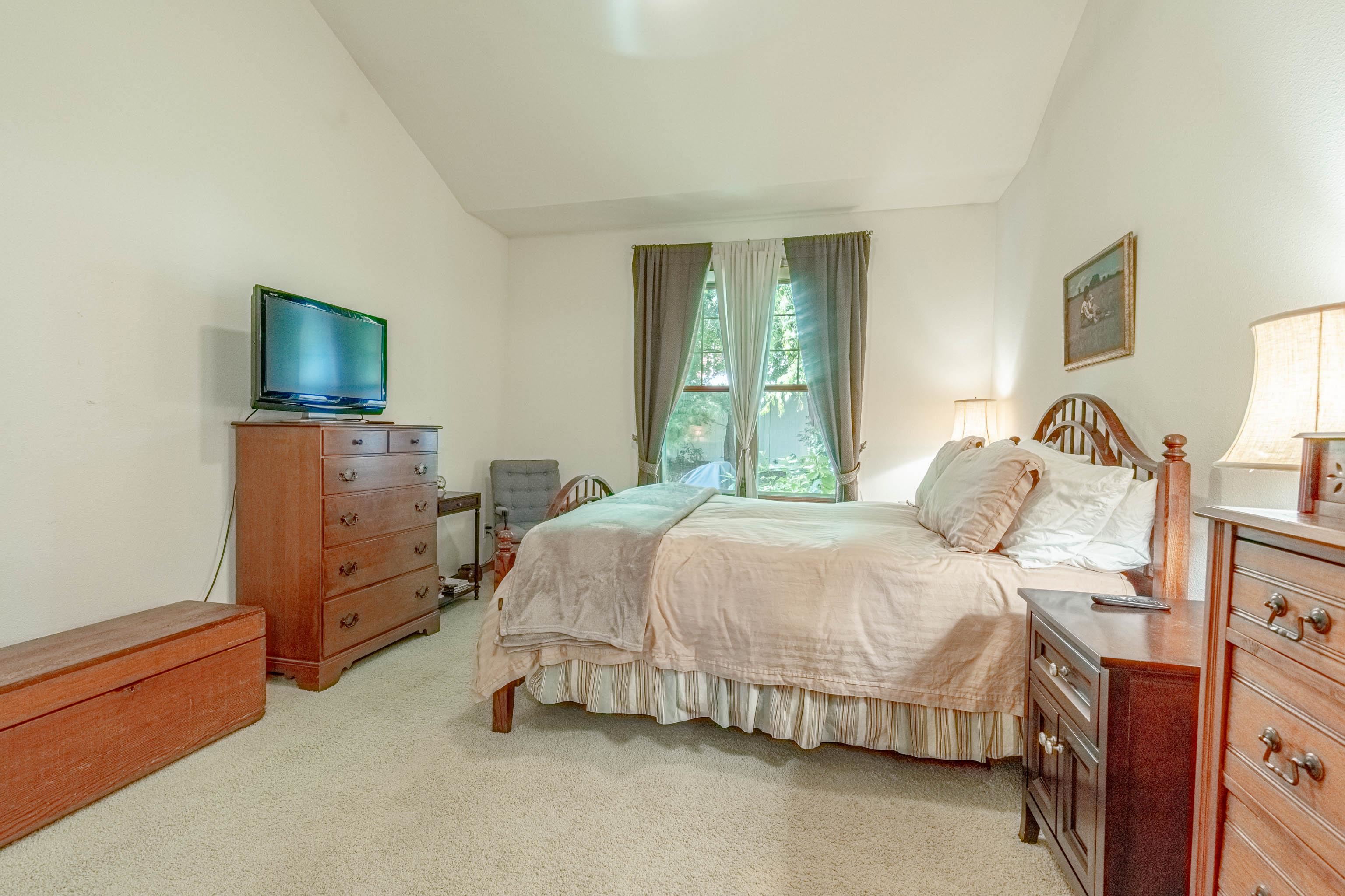 1610 Pond View Court