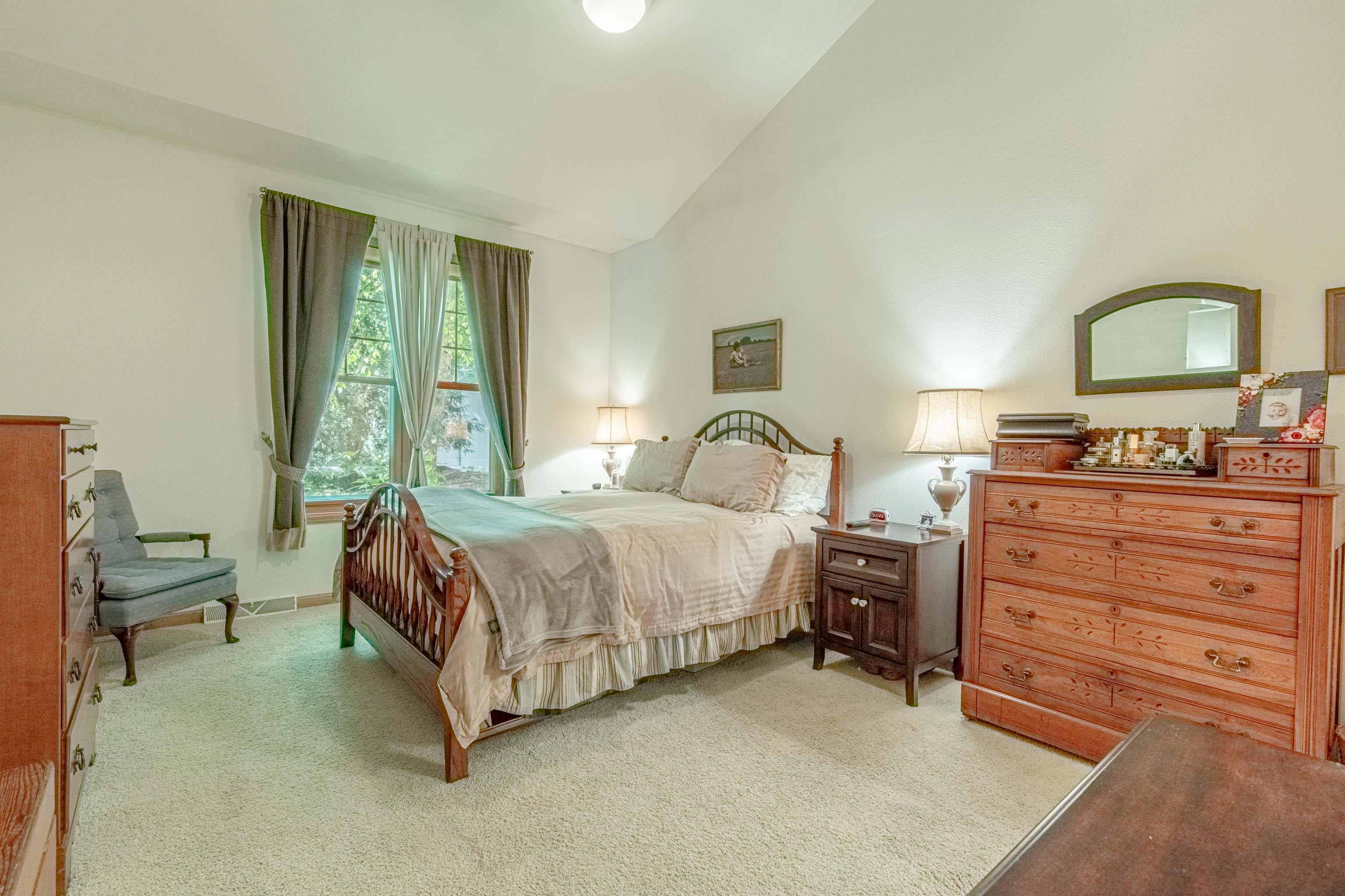 1610 Pond View Court