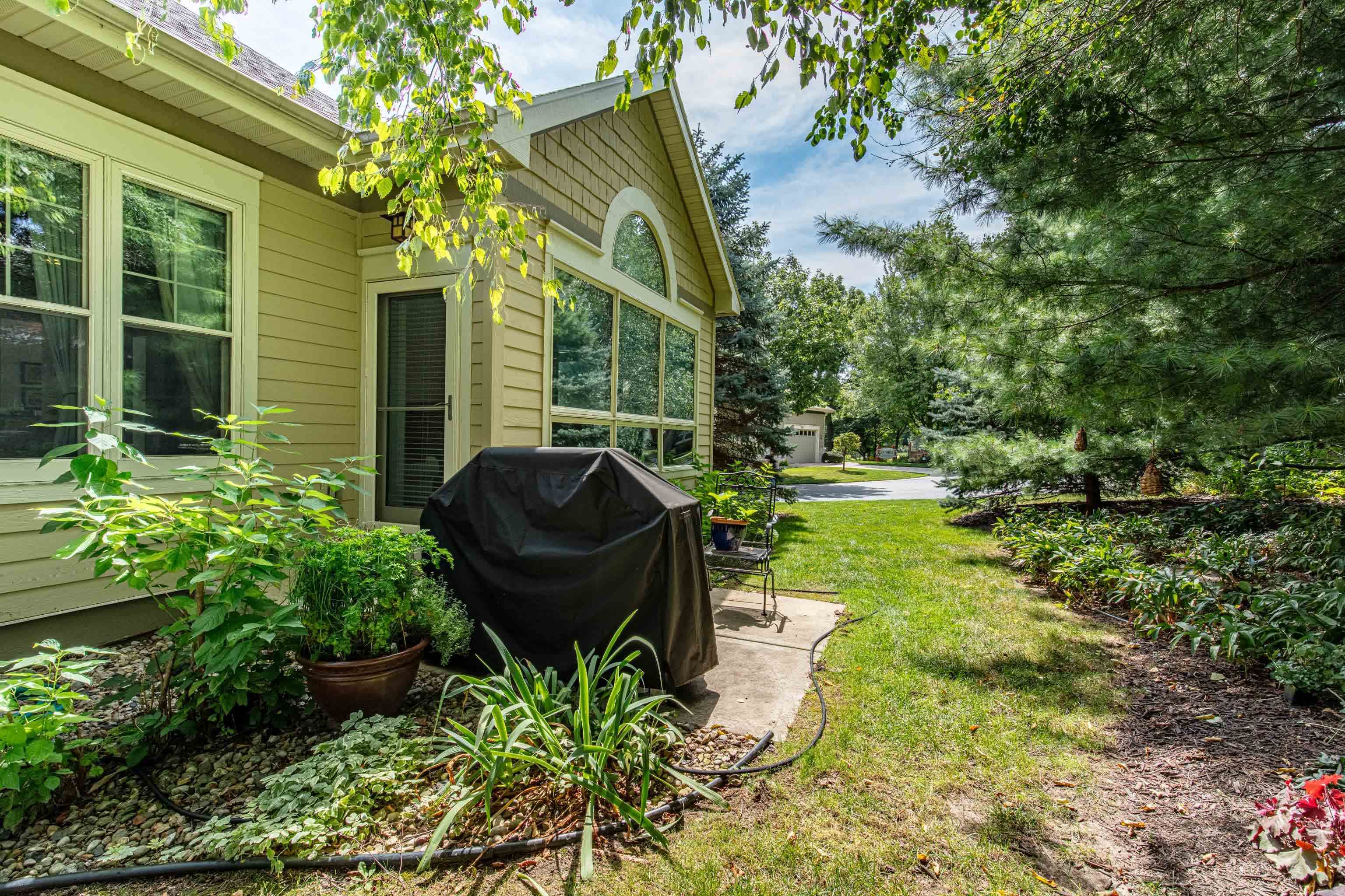 1610 Pond View Court