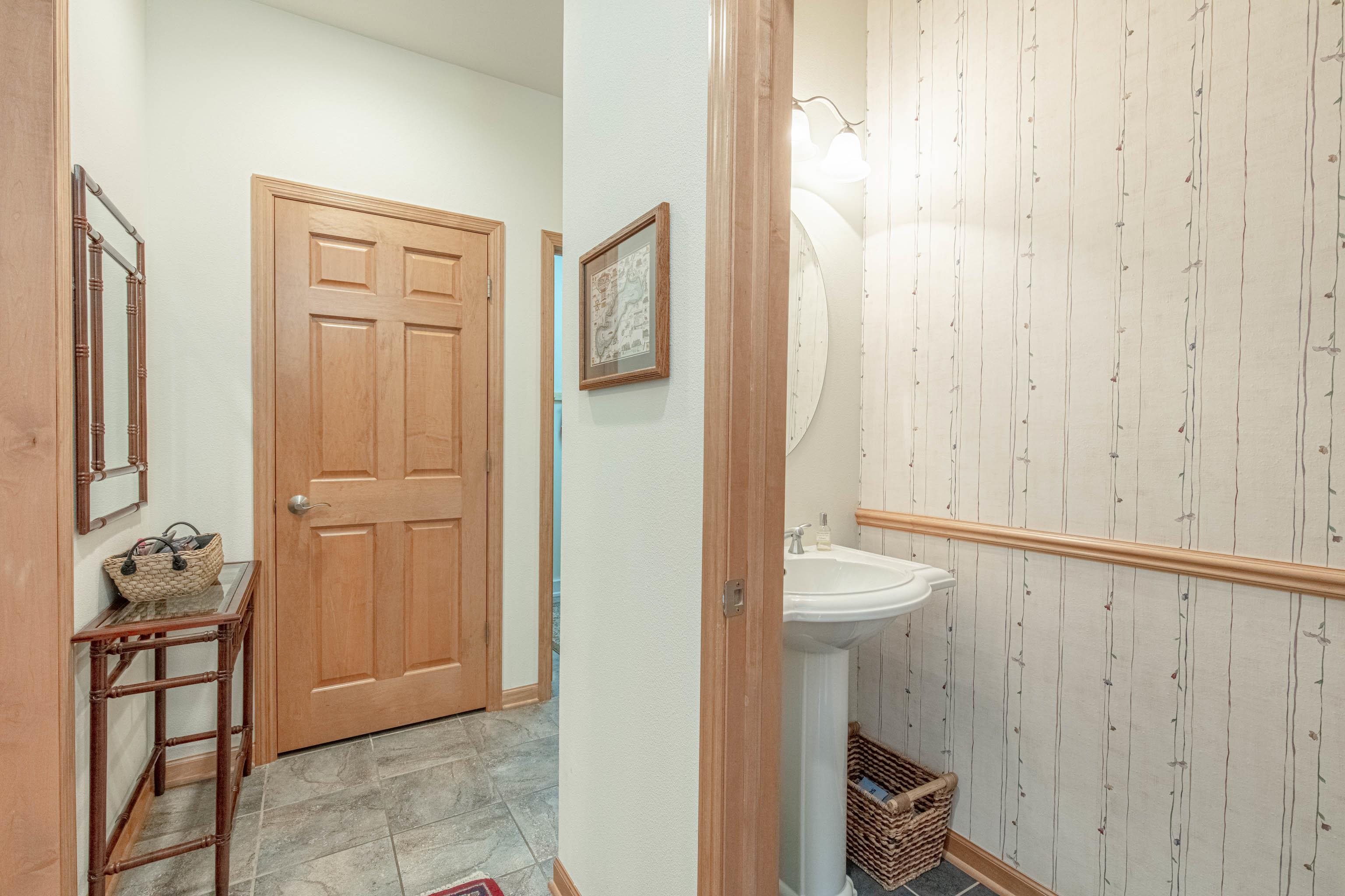 1610 Pond View Court