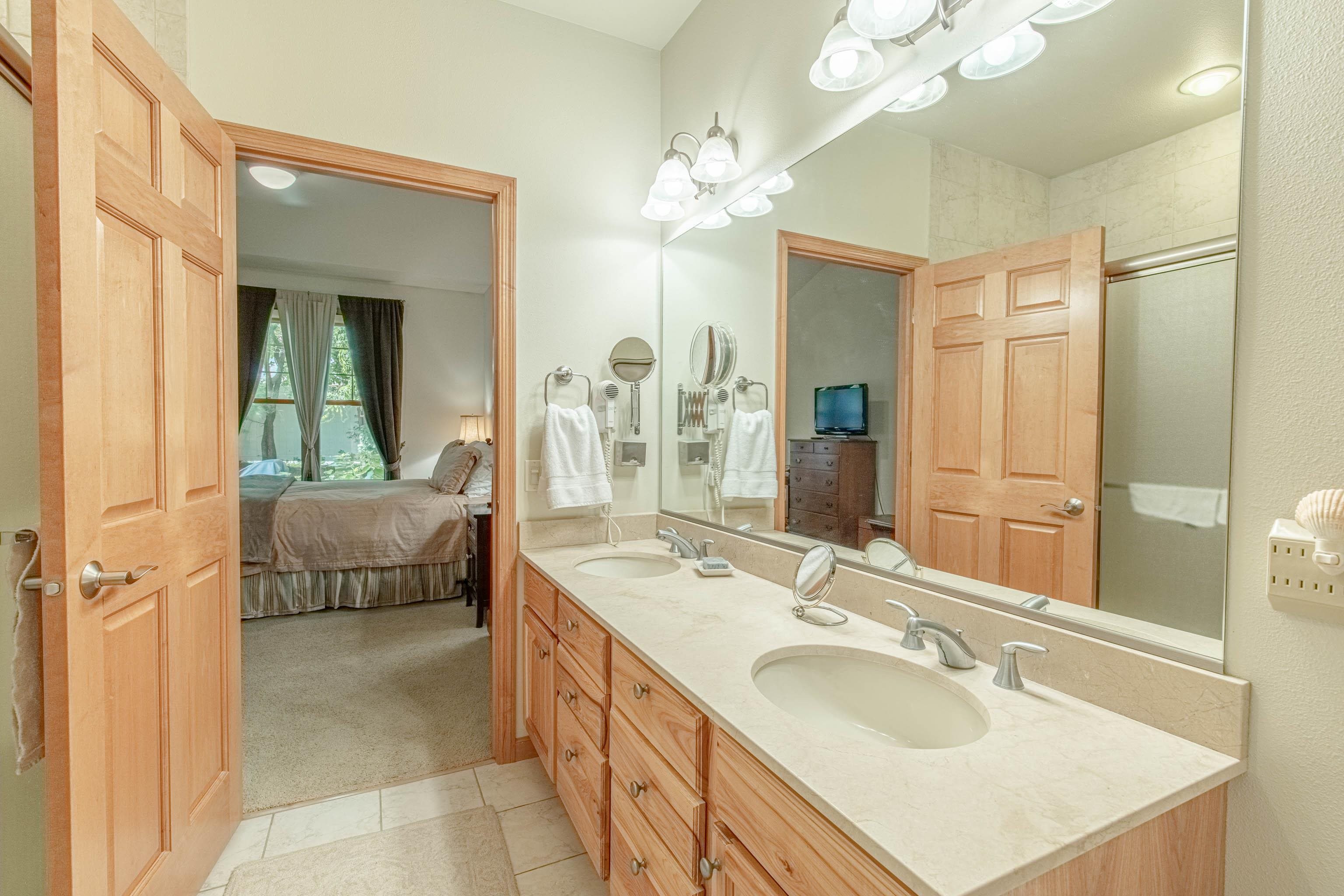 1610 Pond View Court