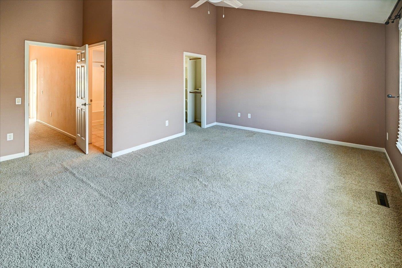 5468 Coachman Place