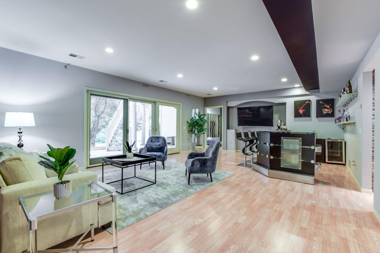 9121 Blackhawk Road