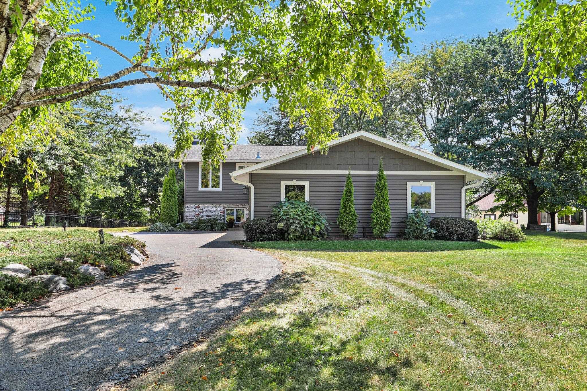 9521 Blackhawk Road