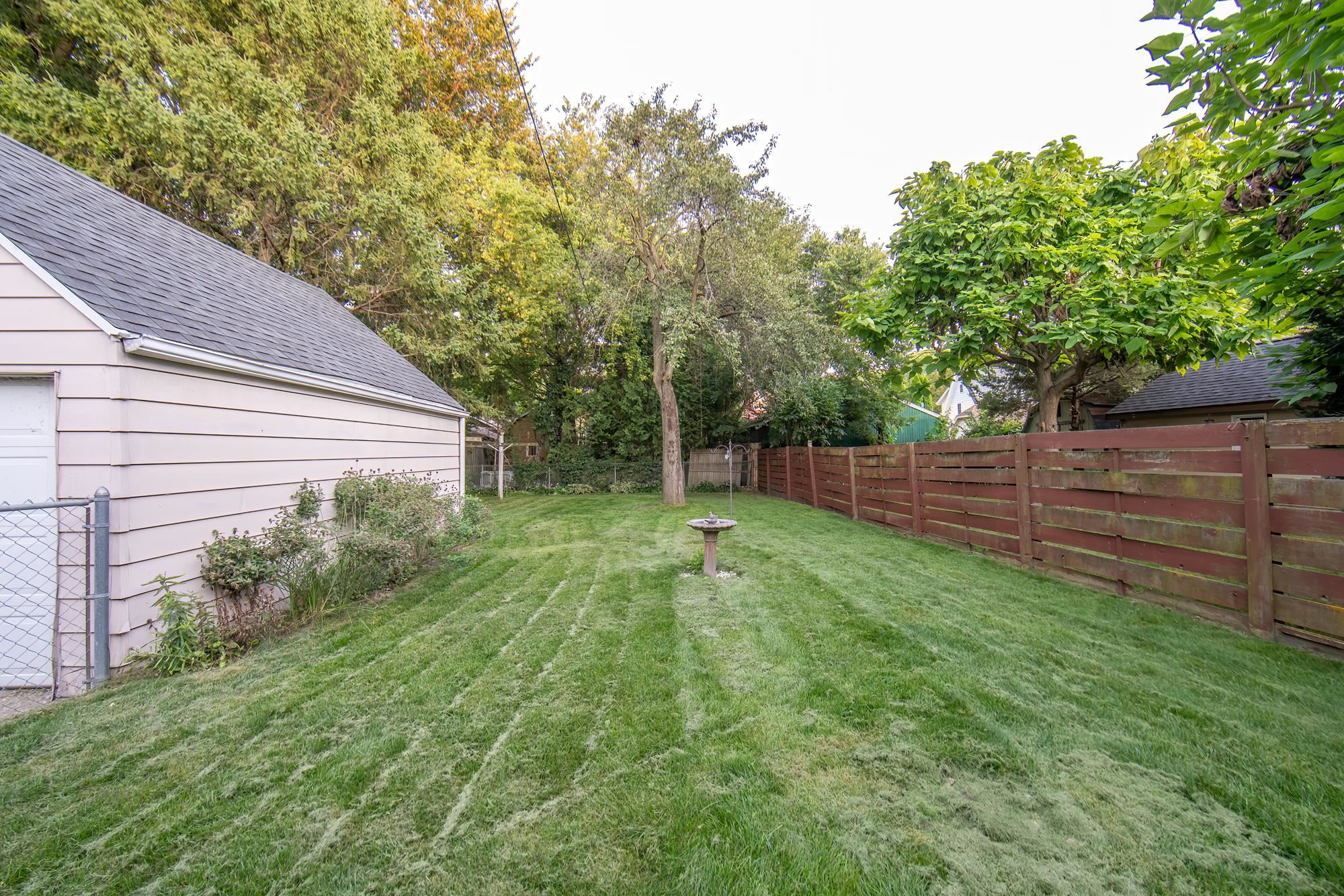 2015 E Johnson Street