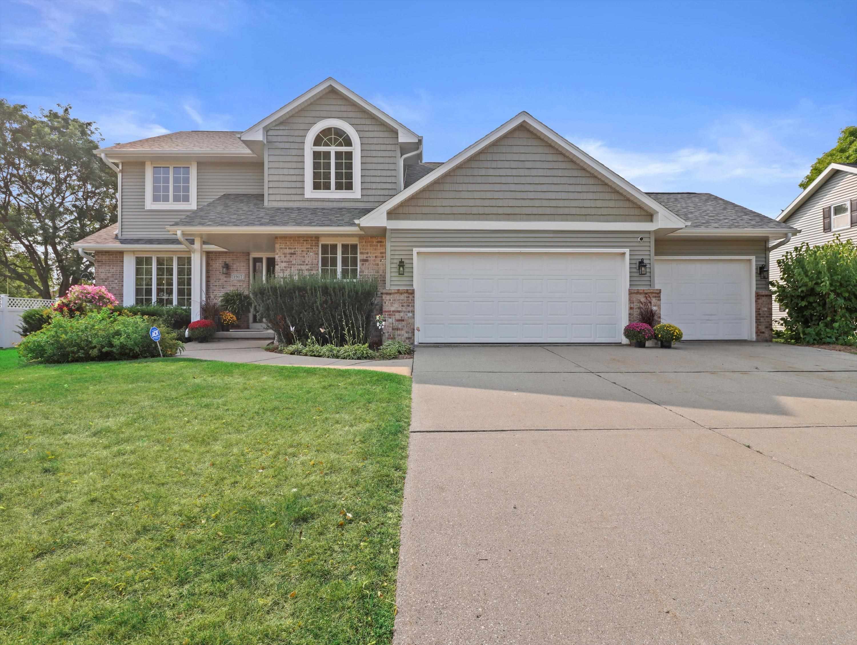 1917 Barrington Circle