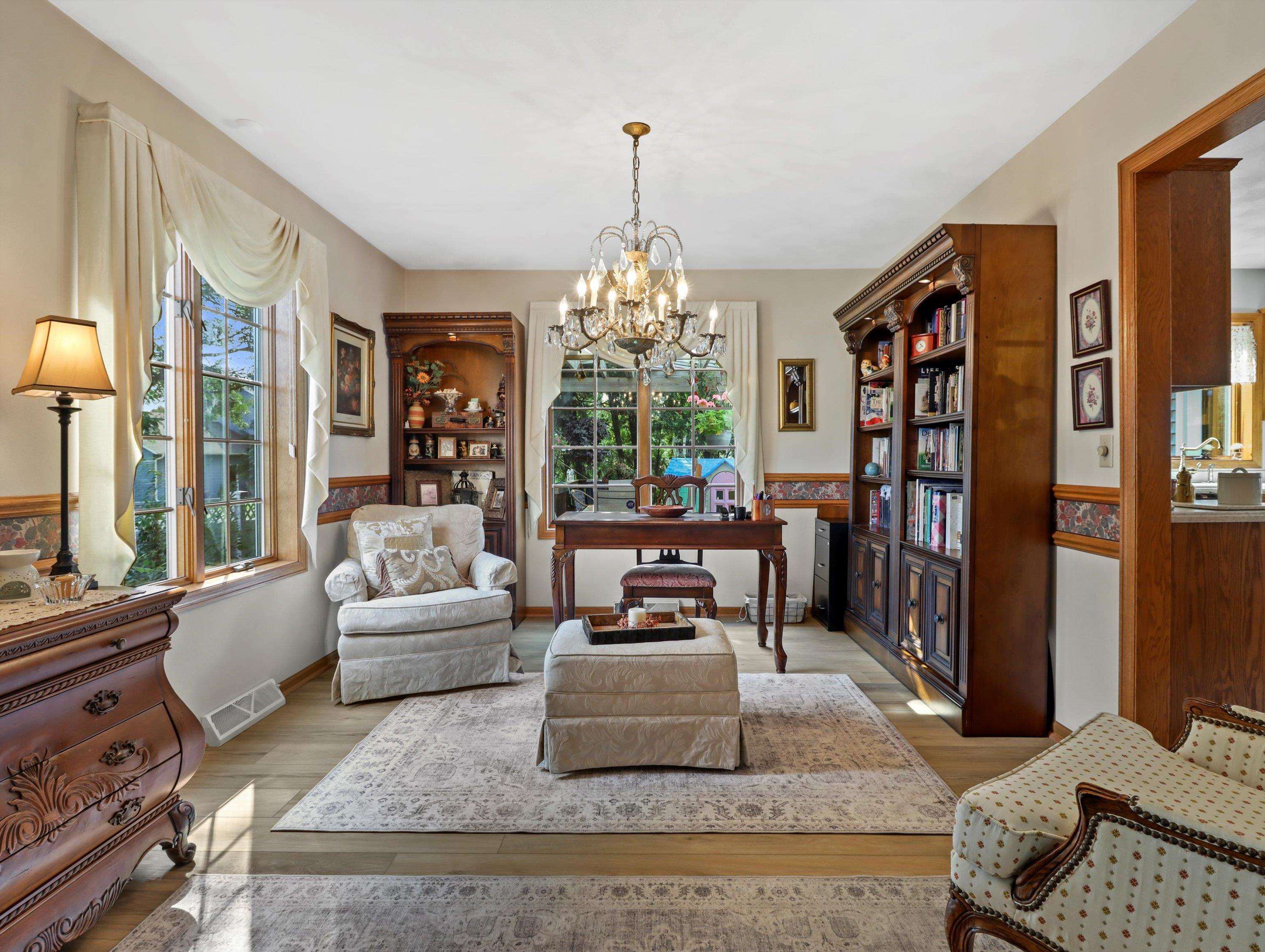 1917 Barrington Circle