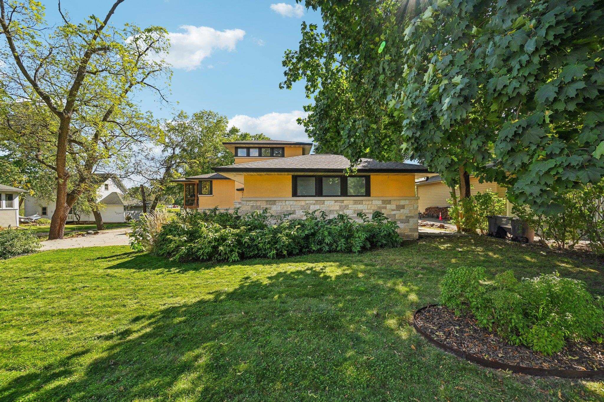 316 W Lake Street