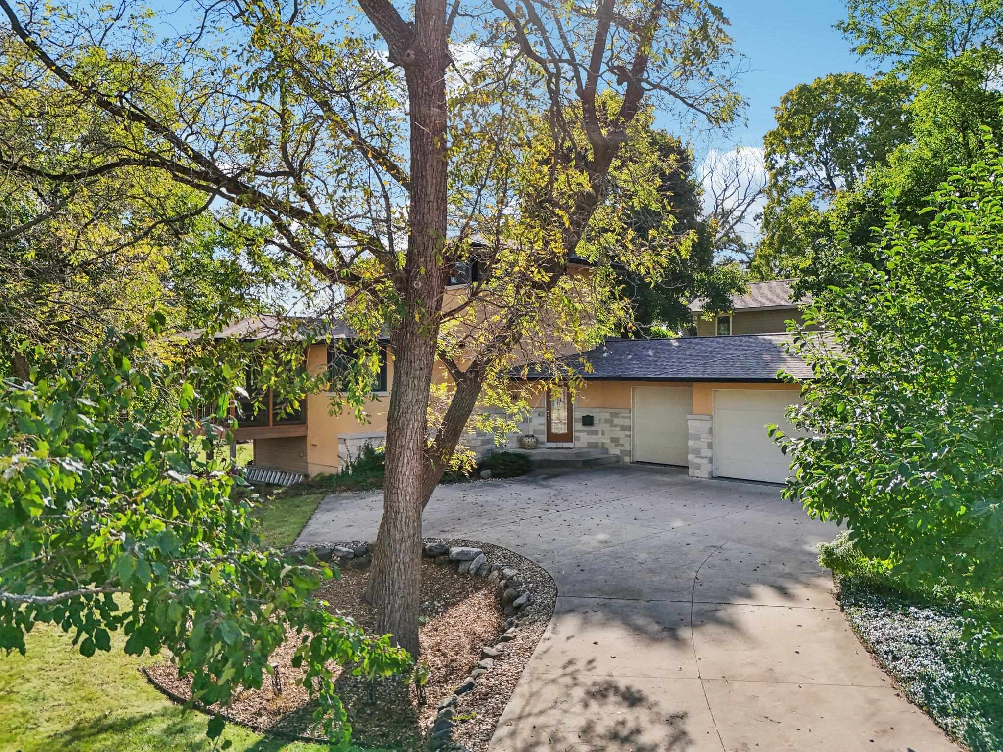 316 W Lake Street