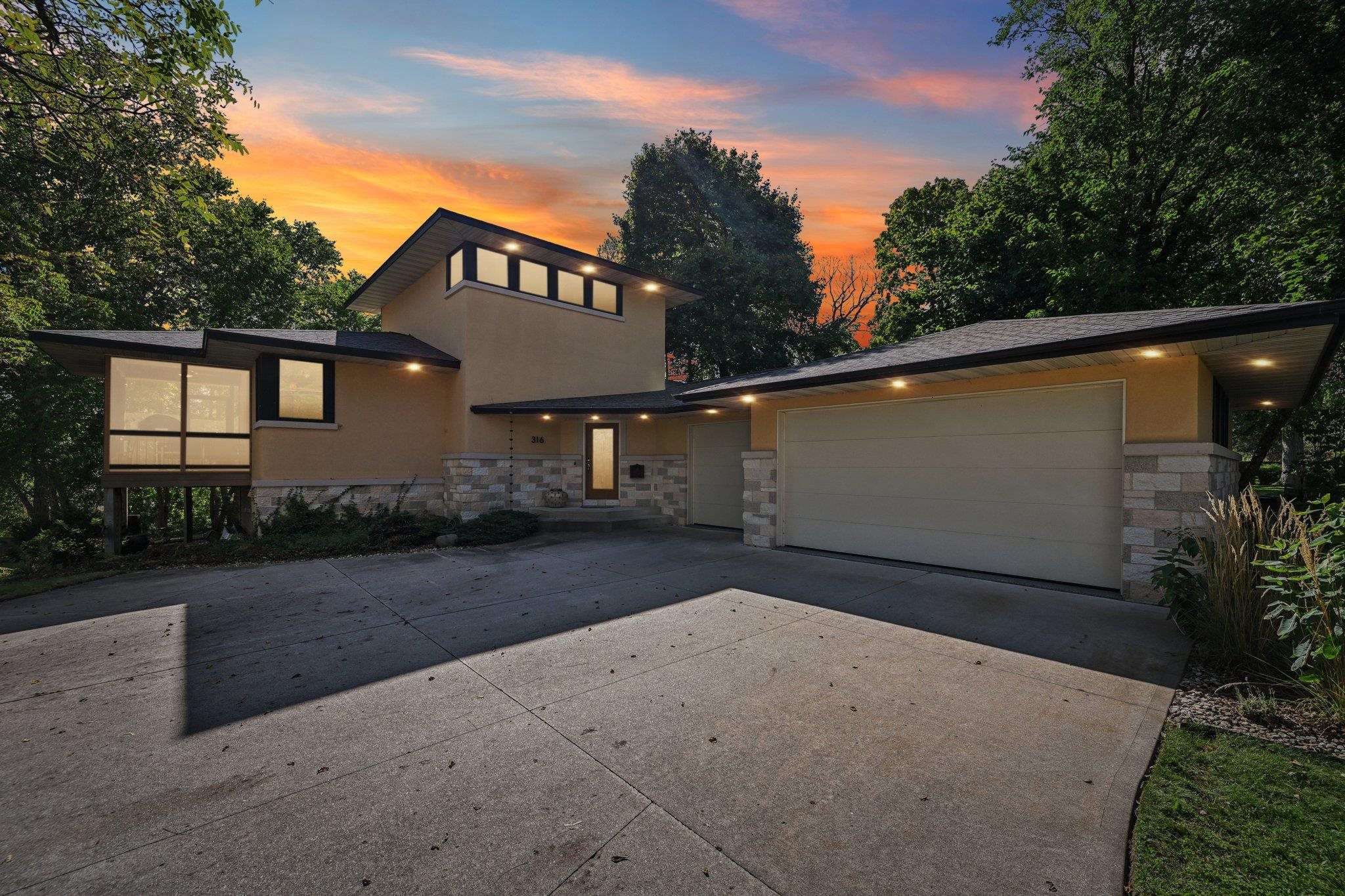 316 W Lake Street