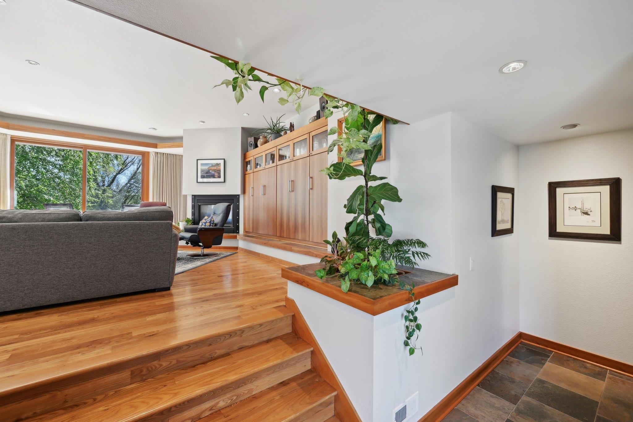 316 W Lake Street