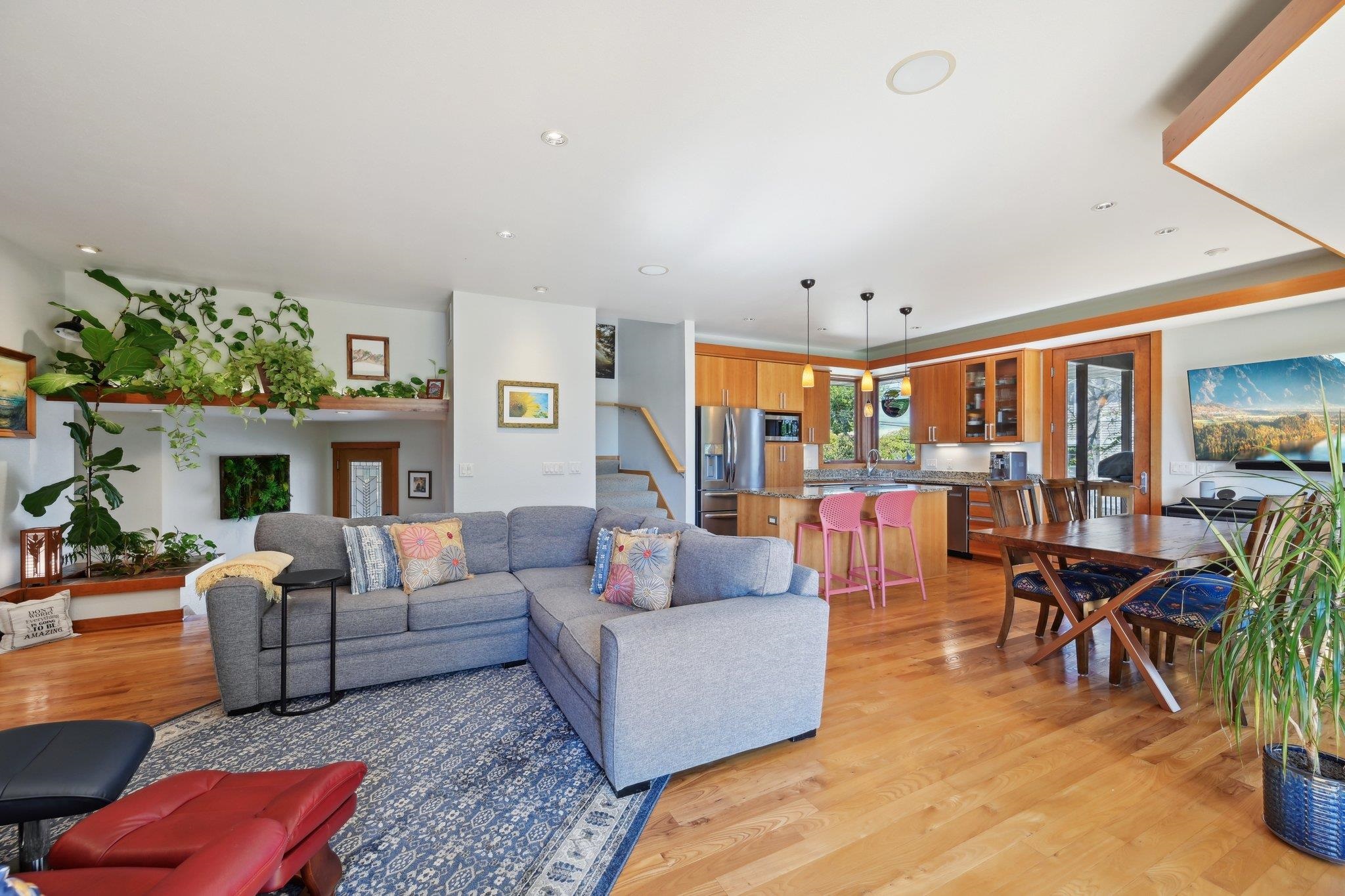 316 W Lake Street