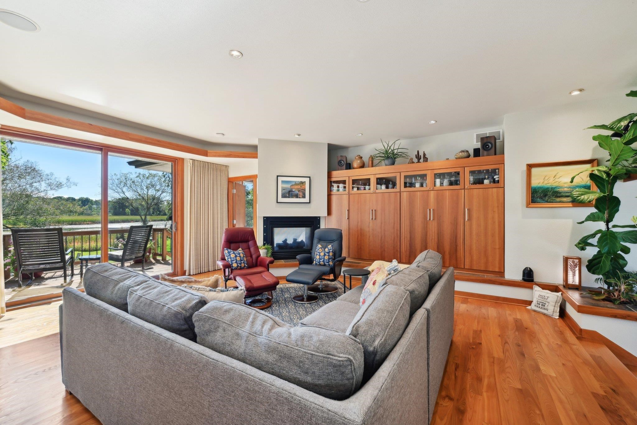 316 W Lake Street