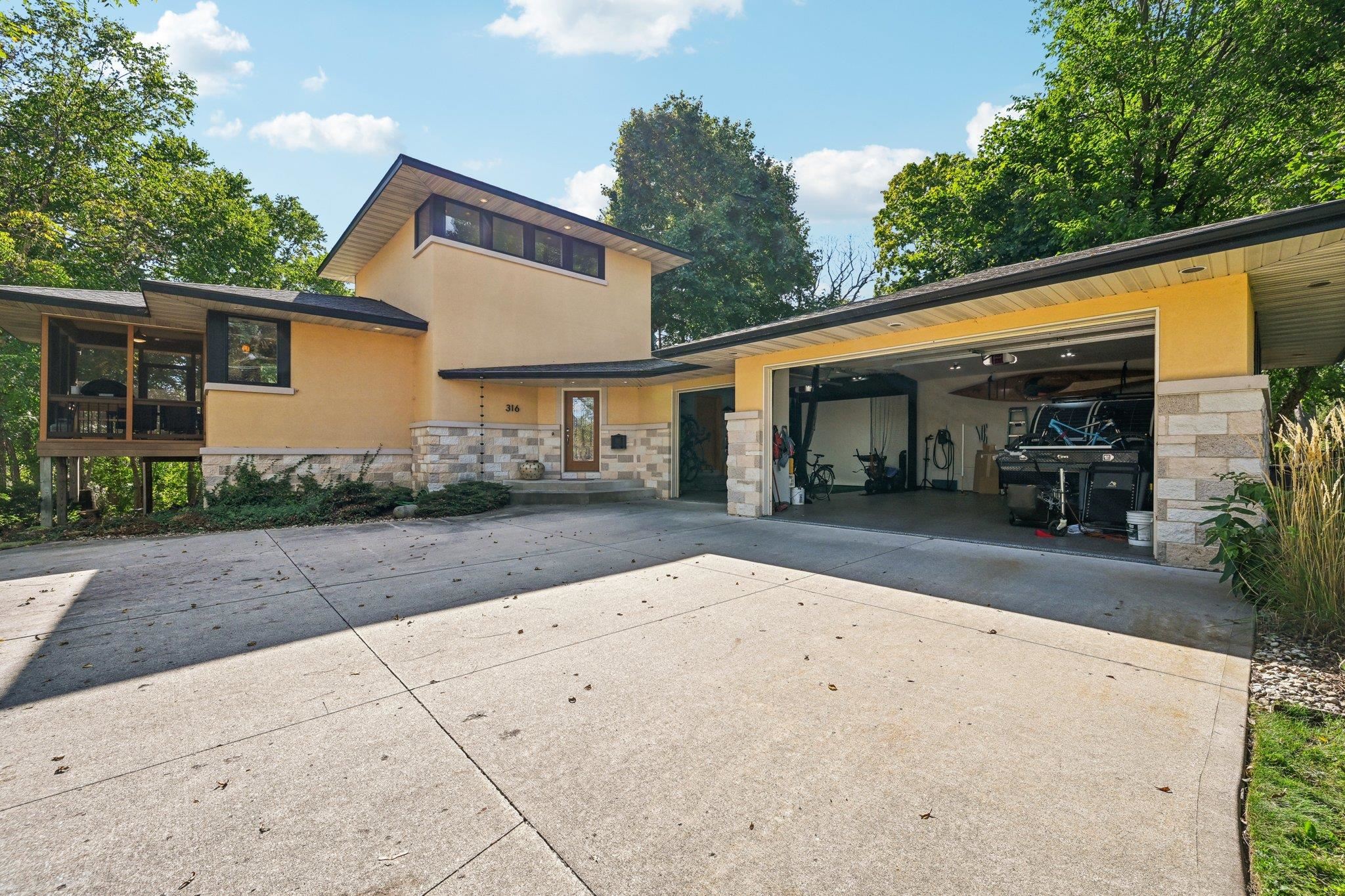 316 W Lake Street