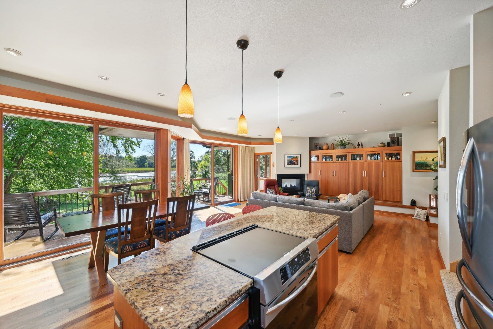 316 W Lake Street