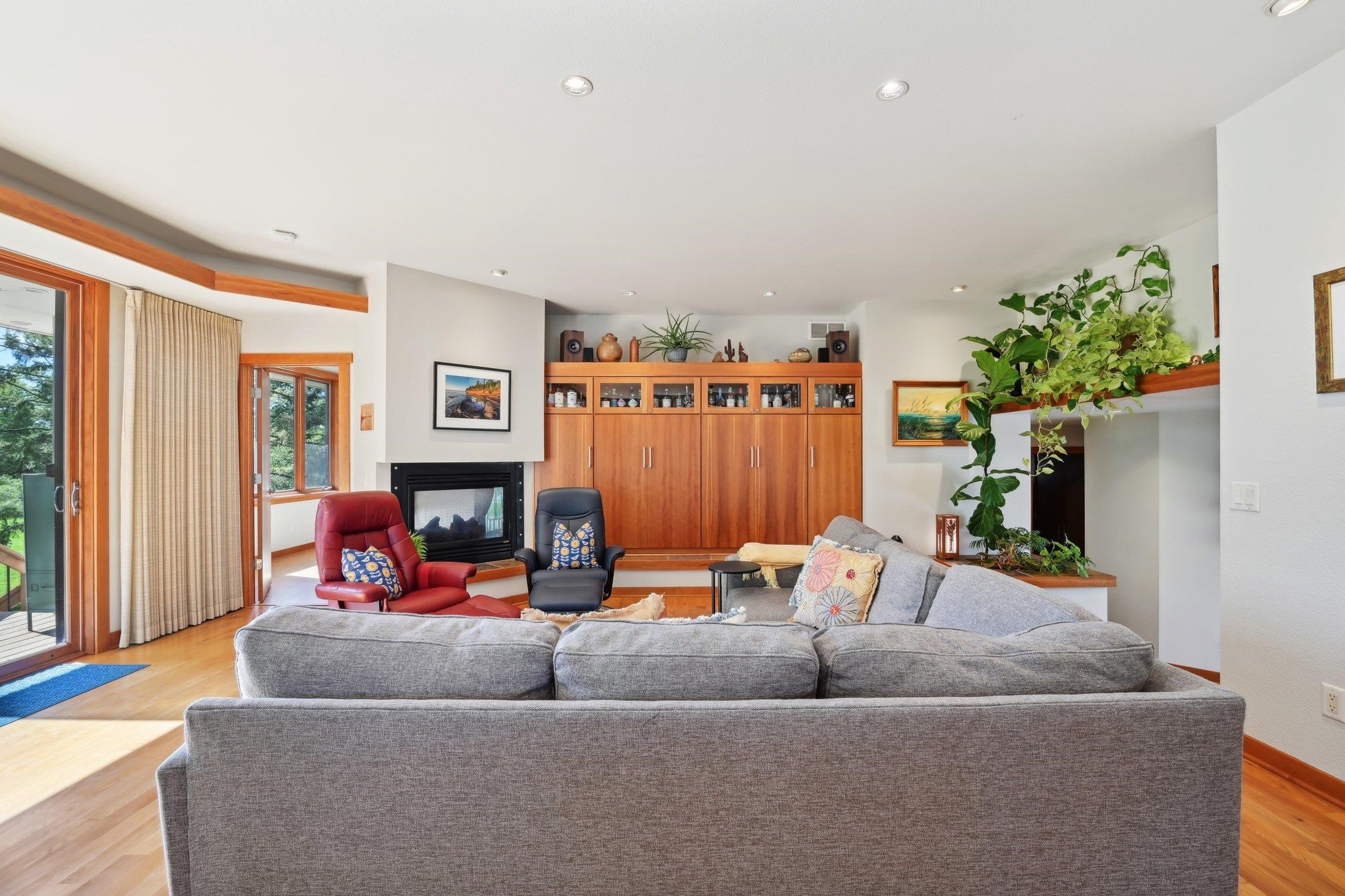 316 W Lake Street