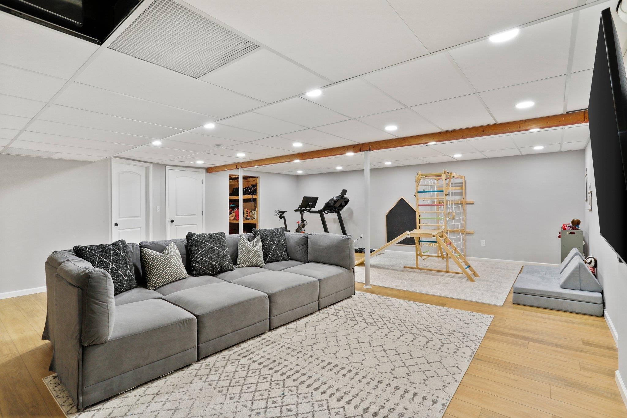 6622 Broad Creek Boulevard