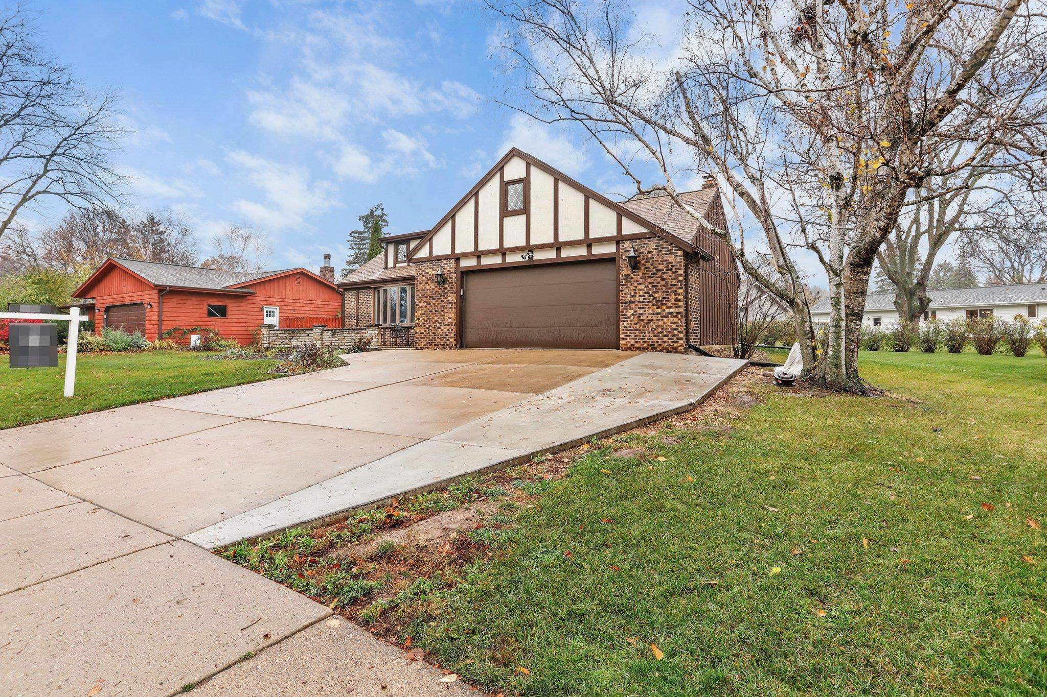3014 Bond Place