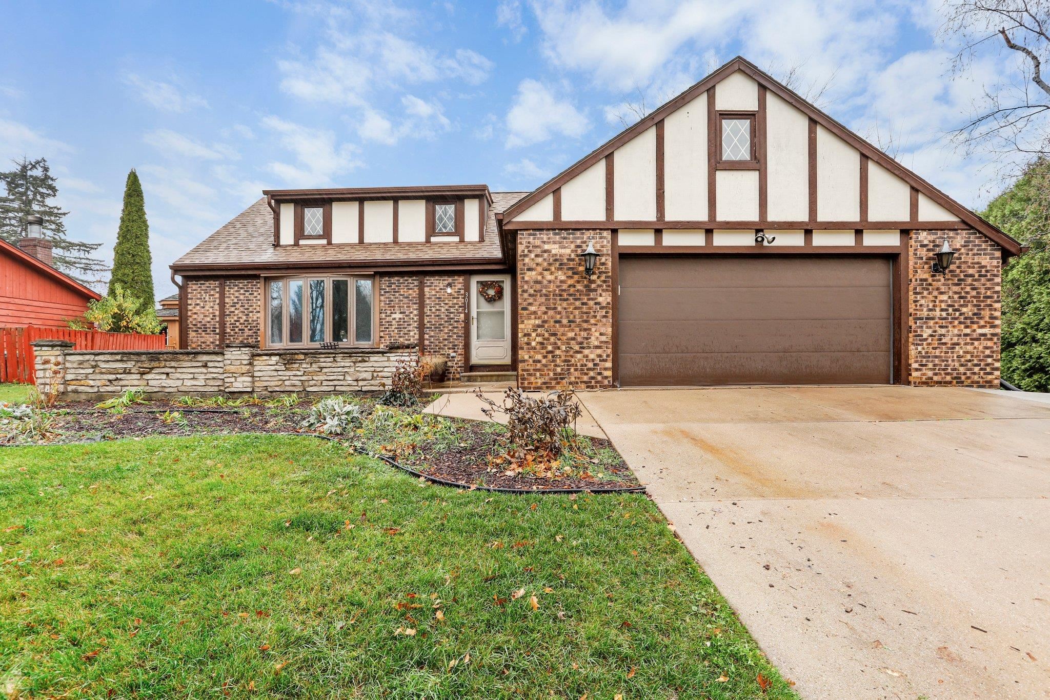 3014 Bond Place
