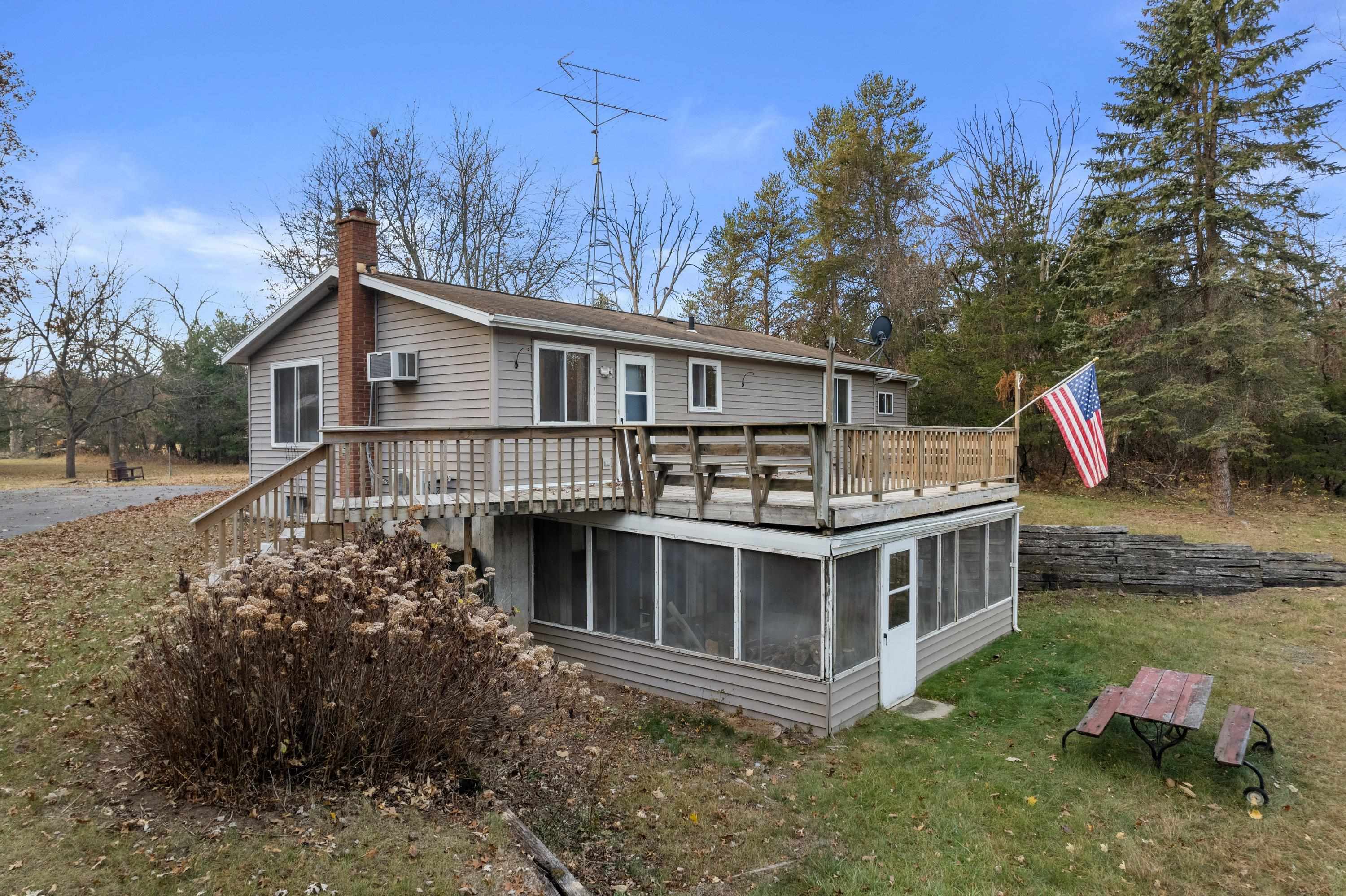 W3195 49th Street