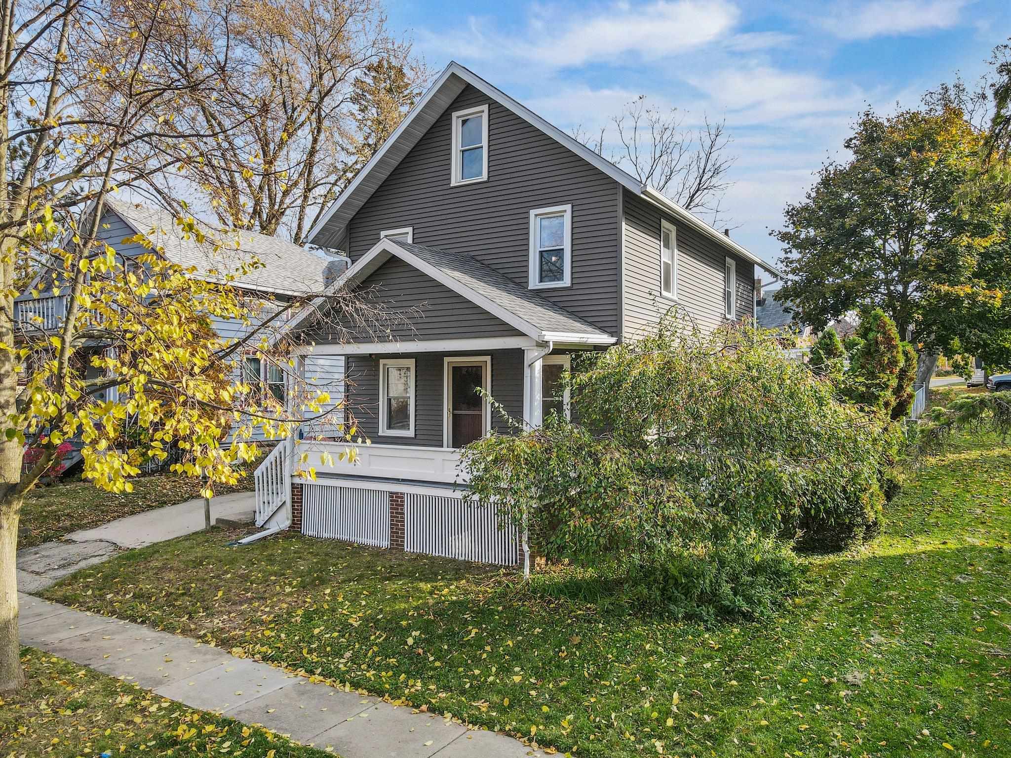 409 Oak Street