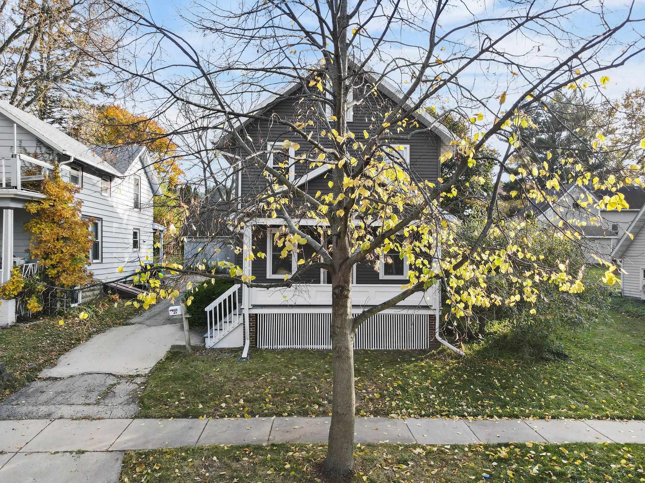 409 Oak Street